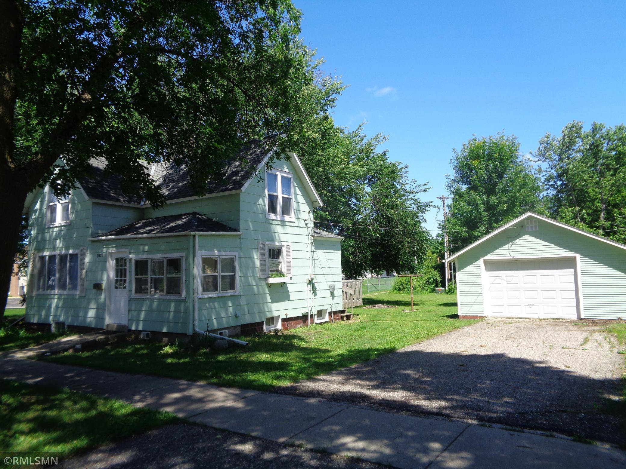 Glencoe, MN 55336,1021 E 13th ST E