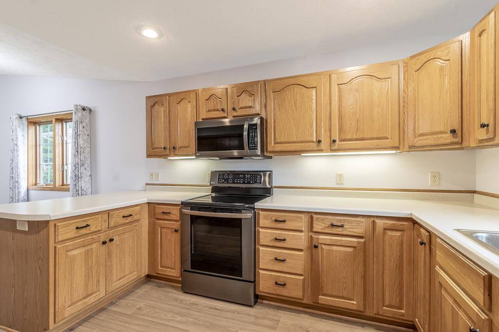 Le Center, MN 56057,372 S Rolling Hills DR