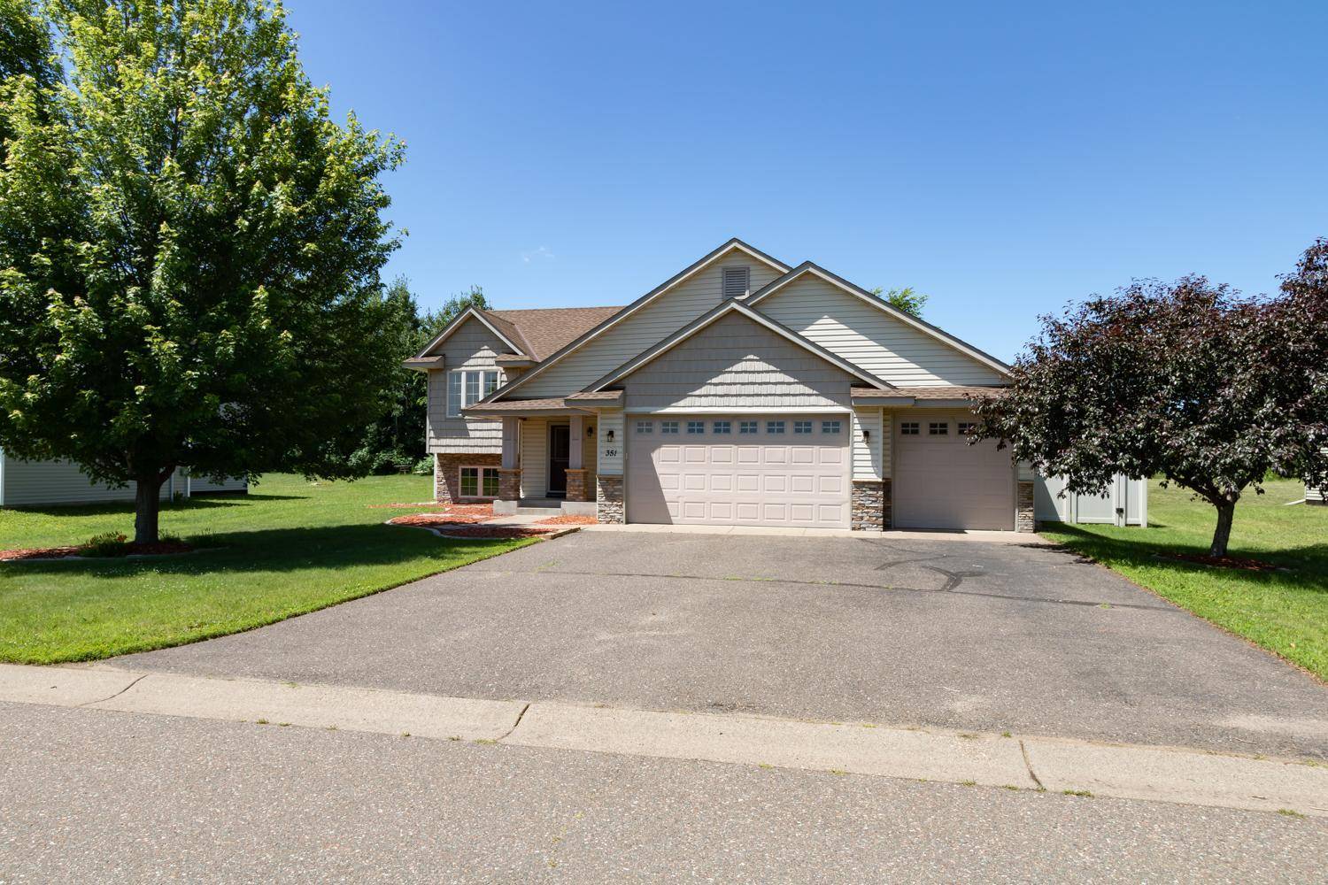 Osceola, WI 54020,351 Mill ST