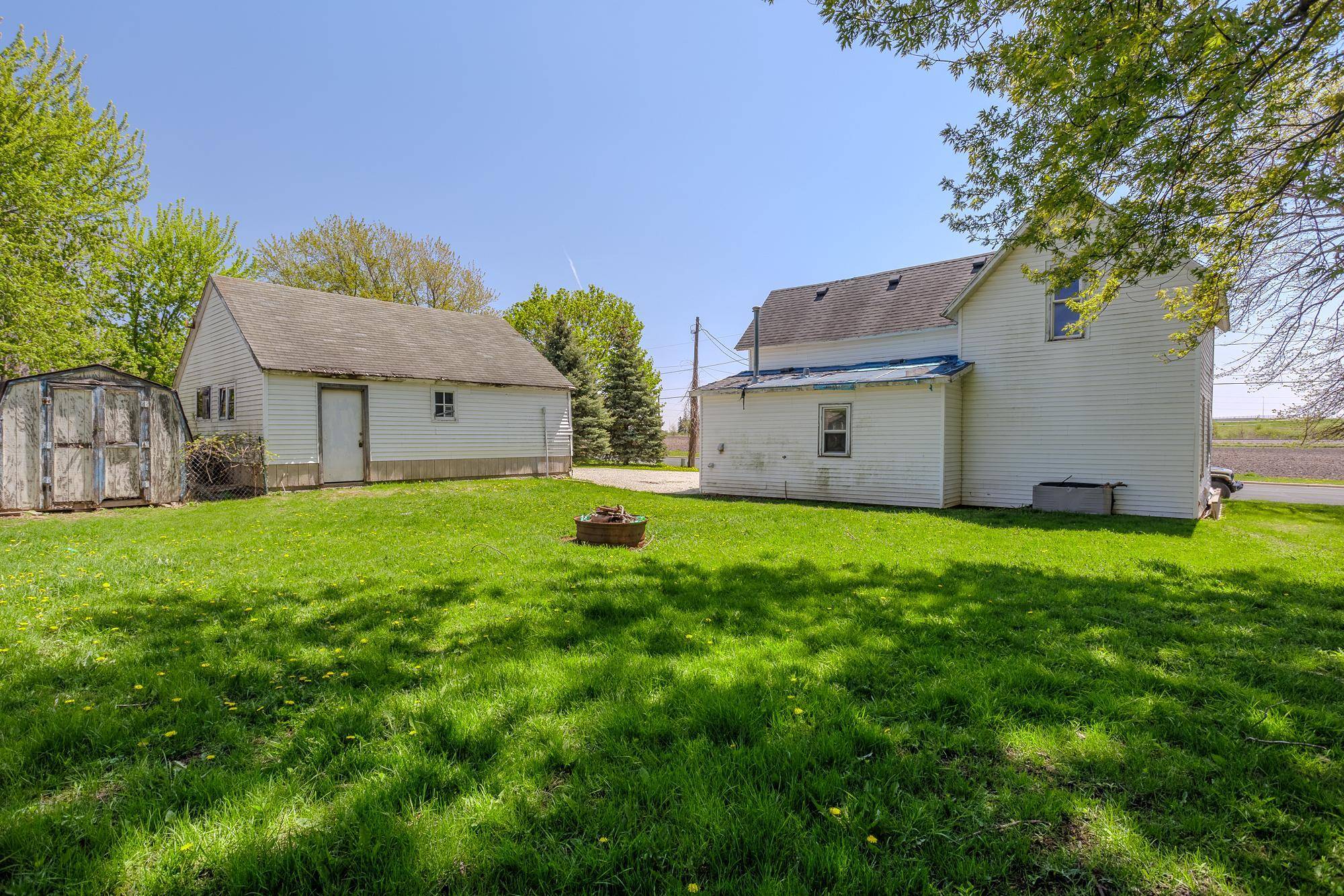 Dodge Center, MN 55927,812 E Main ST