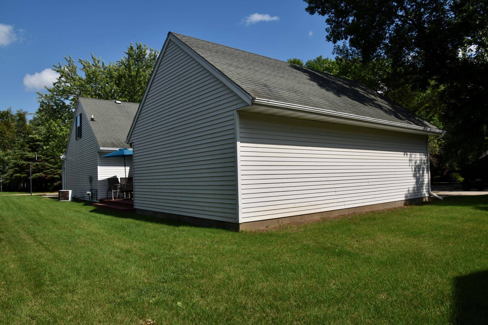 Sibley, IA 51249,403 Walnut DR