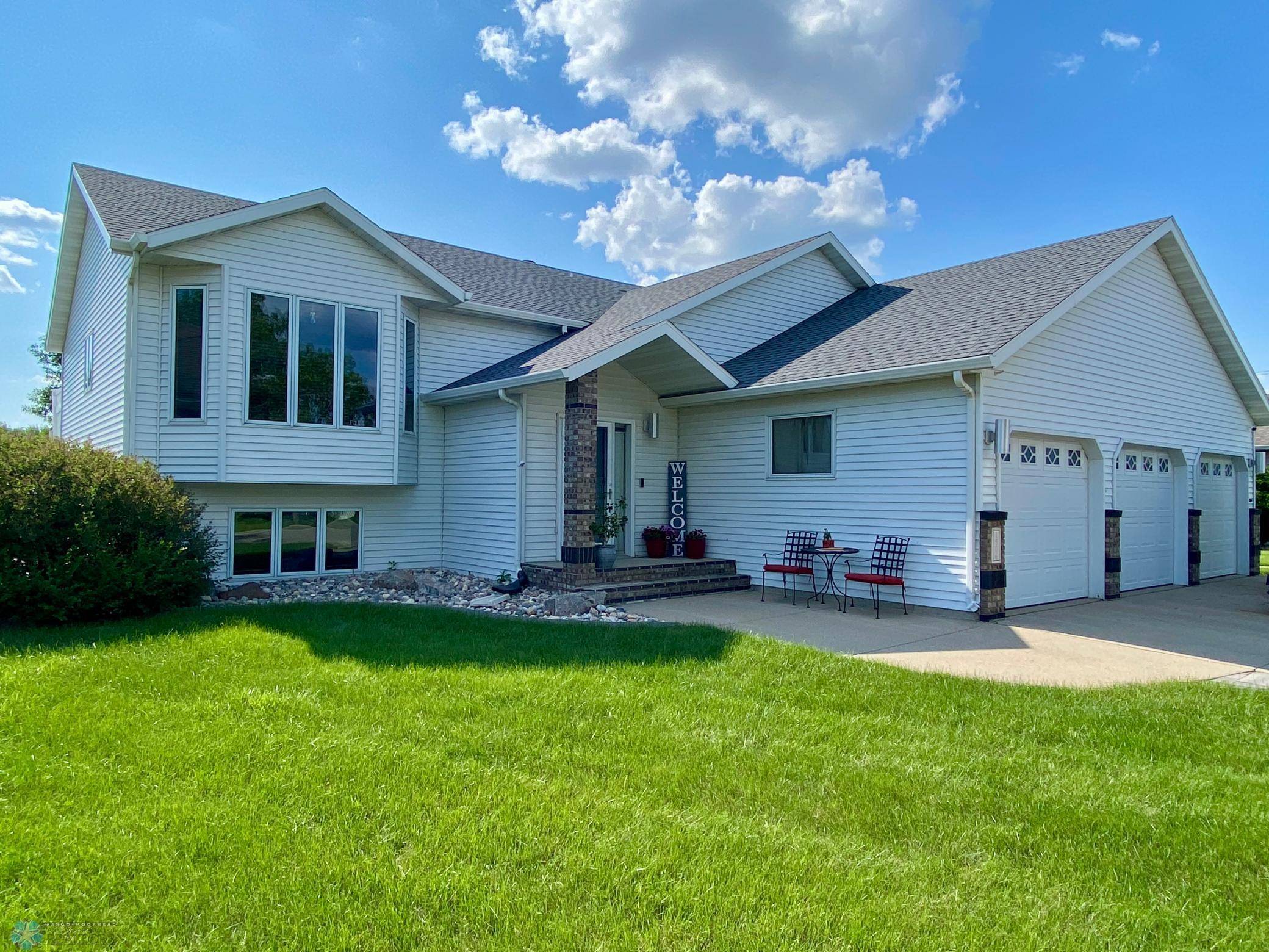 West Fargo, ND 58078,1506 Woodridge LN