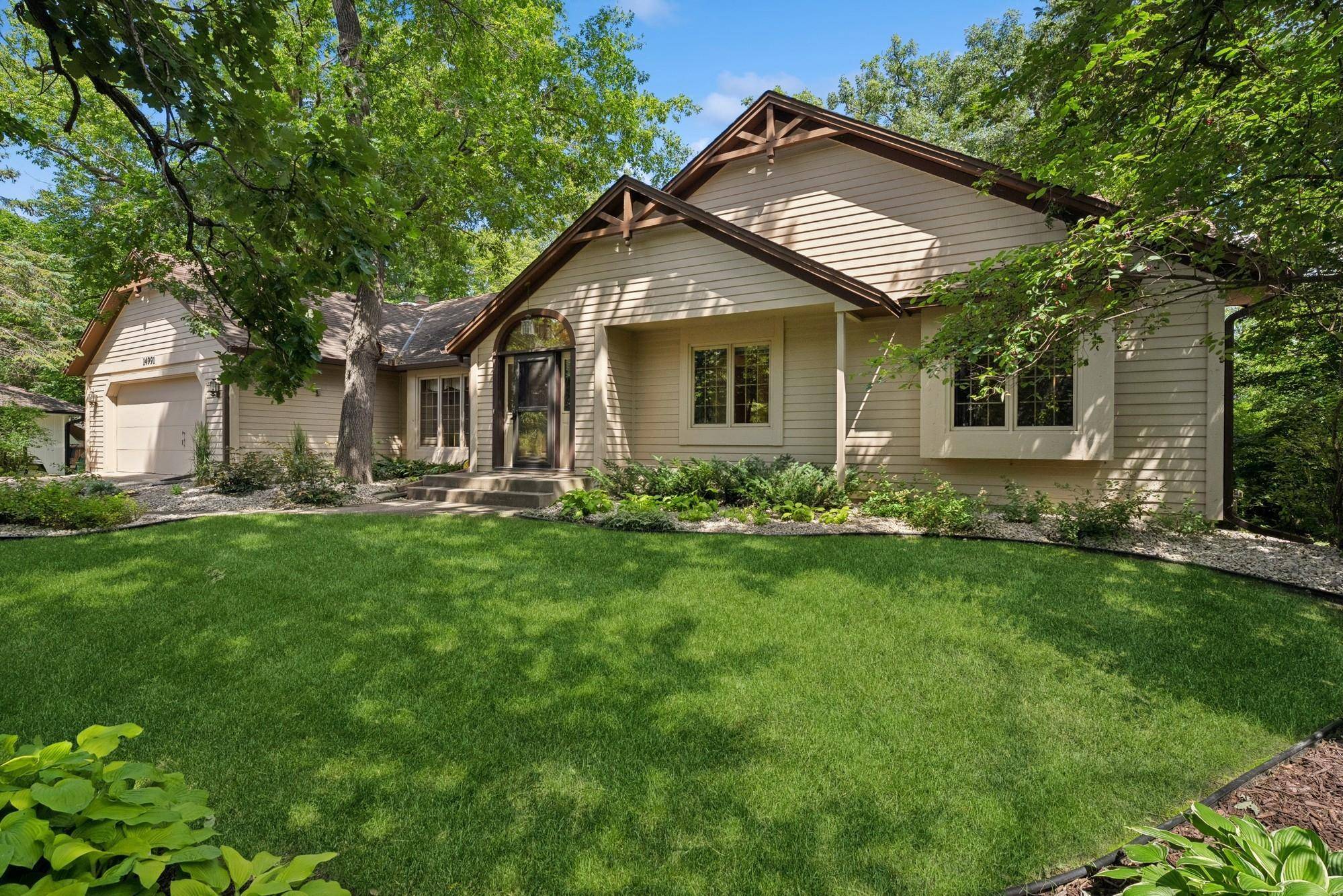 Eden Prairie, MN 55347,14991 Williamsburg CT