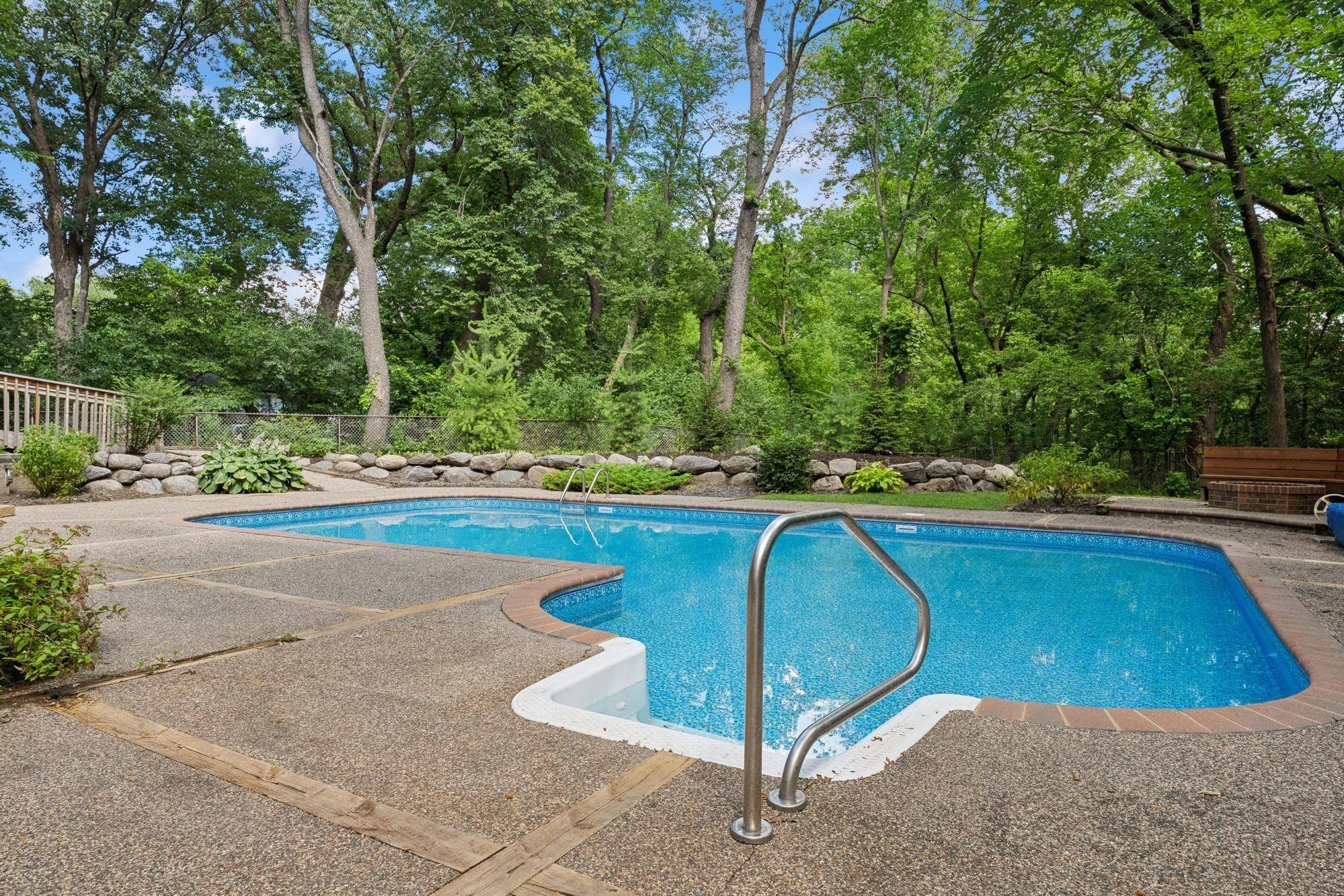 Eden Prairie, MN 55347,14991 Williamsburg CT