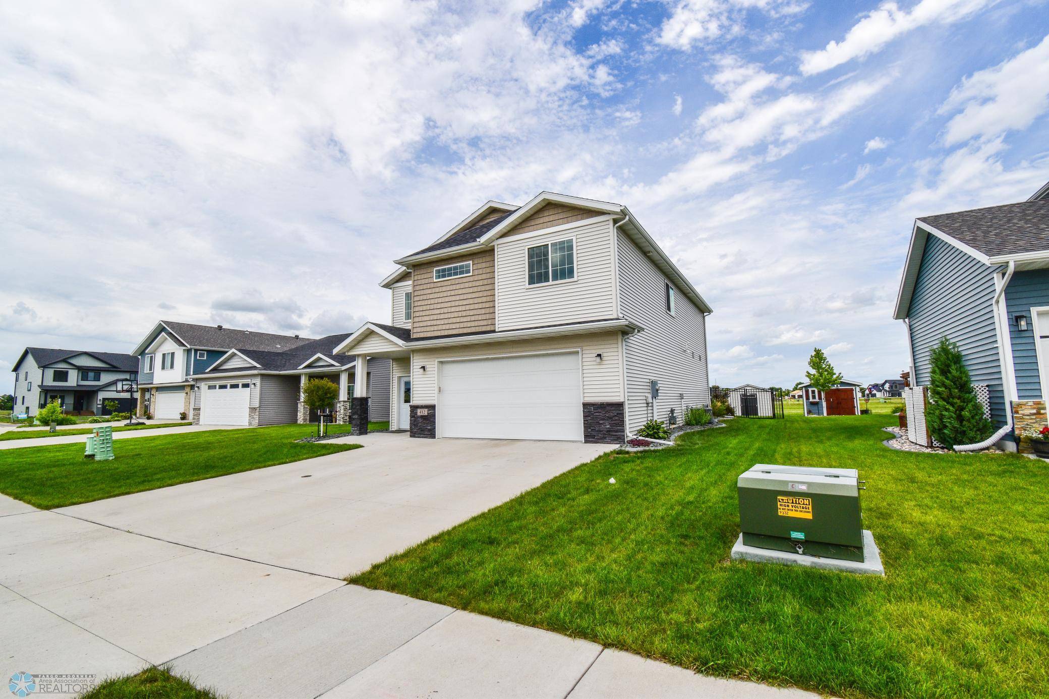 Moorhead, MN 56560,412 Hampton DR W