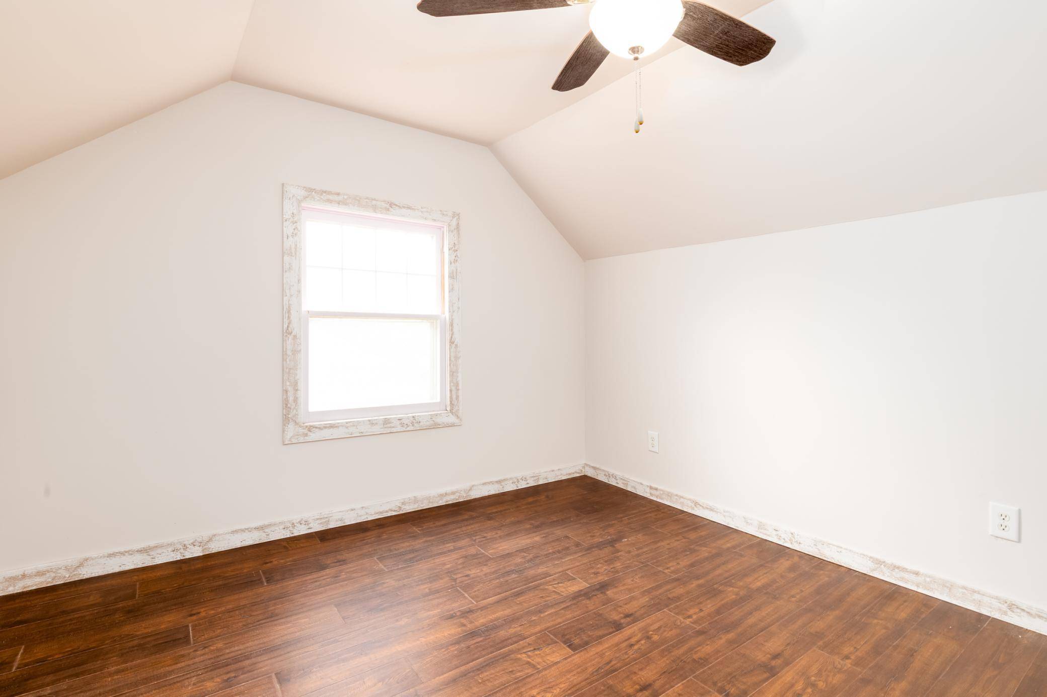 Brainerd, MN 56401,817 6th AVE NE