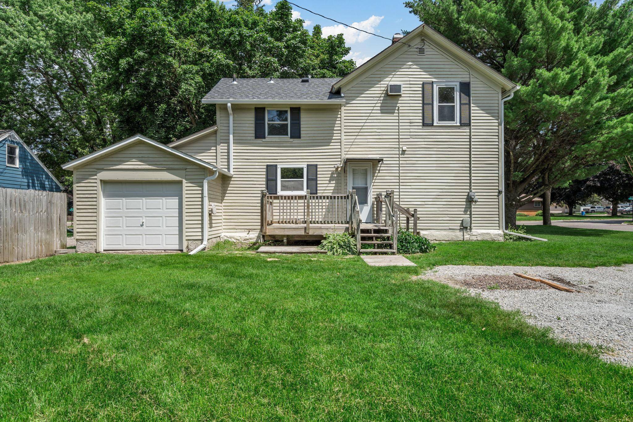 Owatonna, MN 55060,1010 S Grove AVE