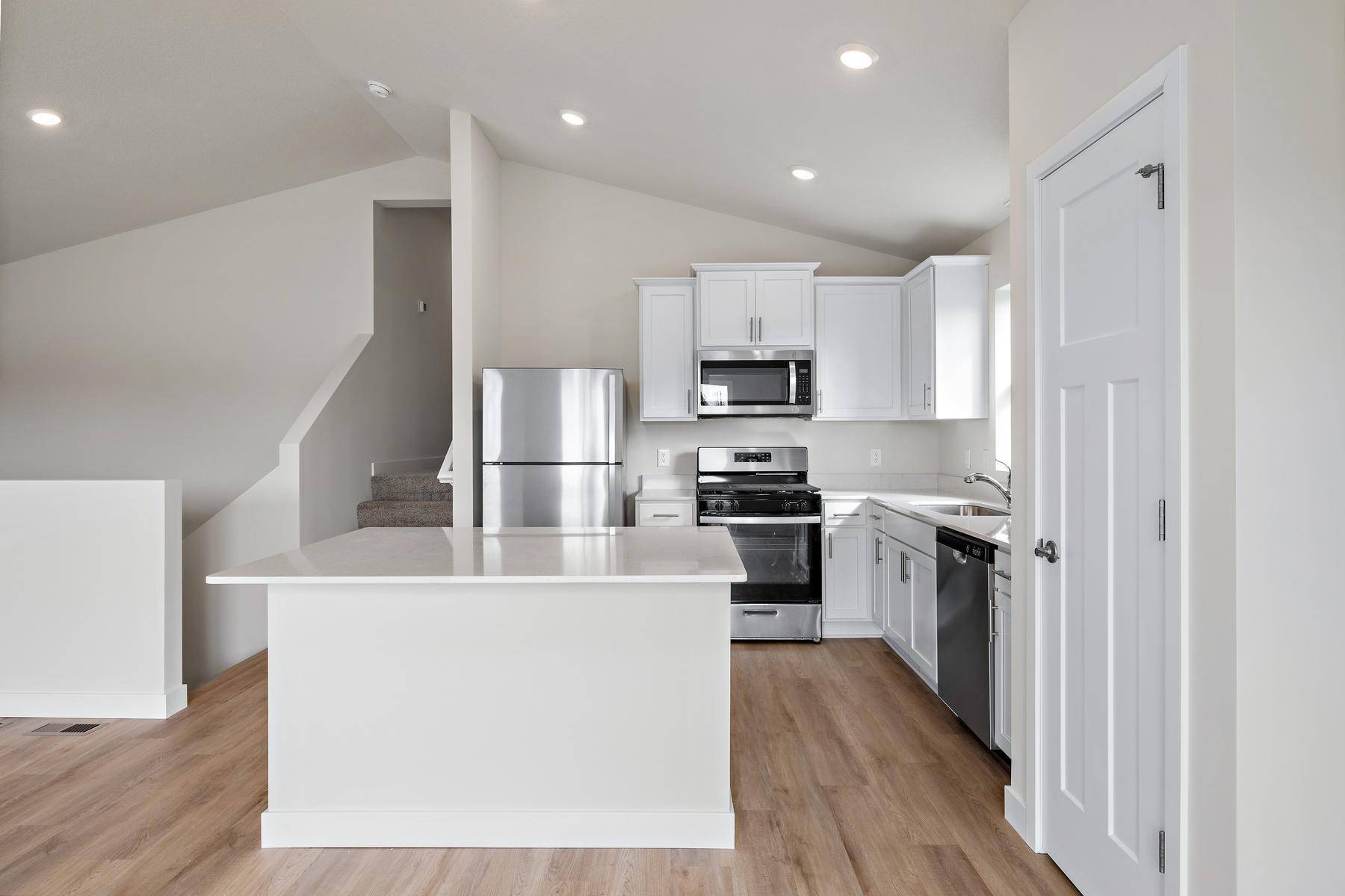 Cambridge, MN 55008,620 Redwood LOOP N