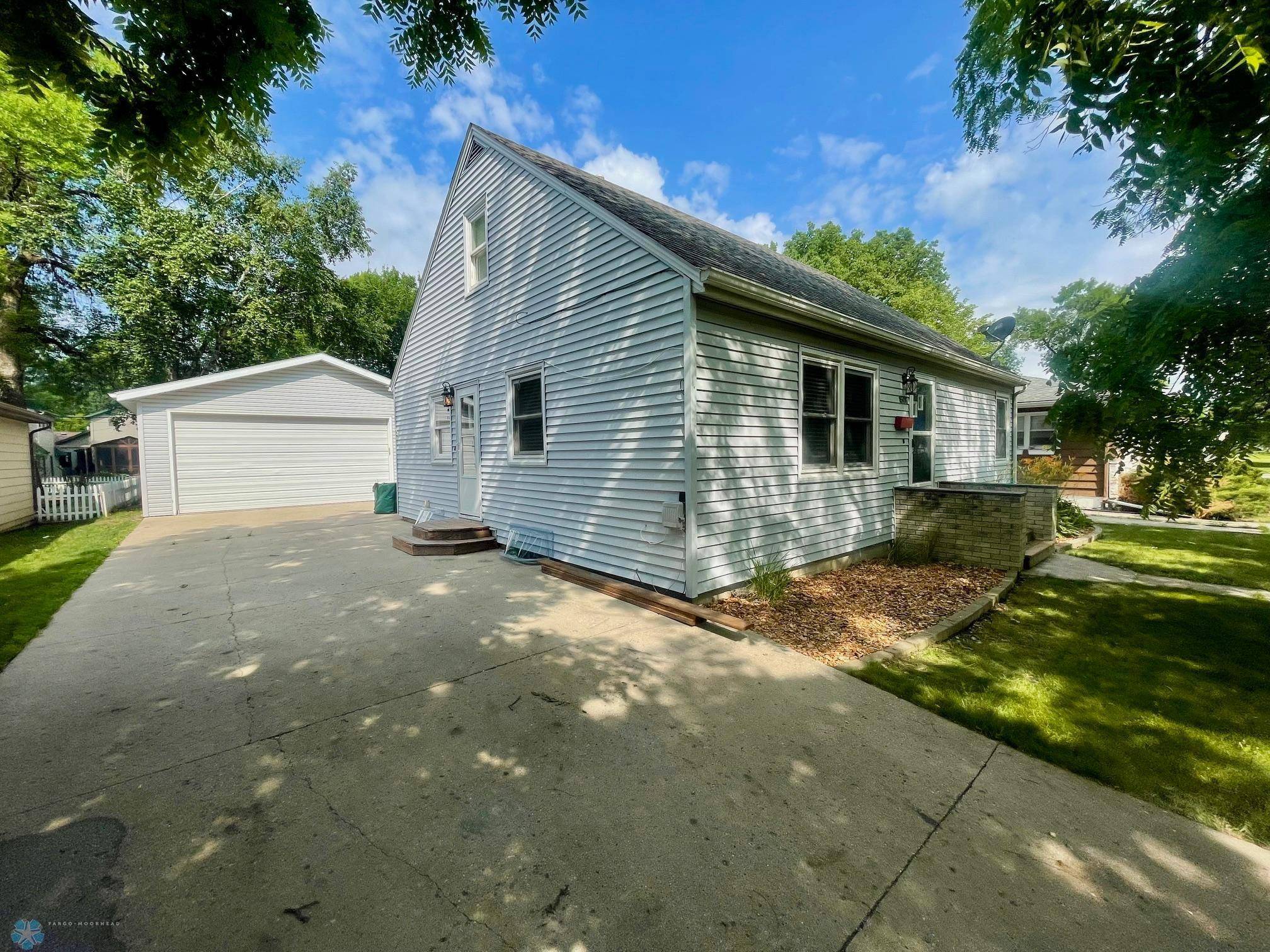 Fargo, ND 58103,1509 14th ST S