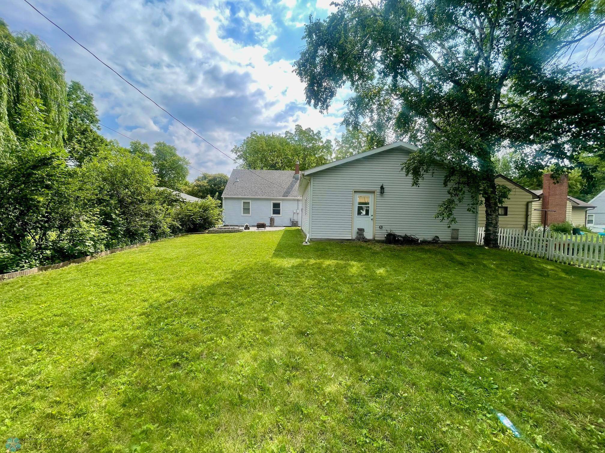 Fargo, ND 58103,1509 14th ST S