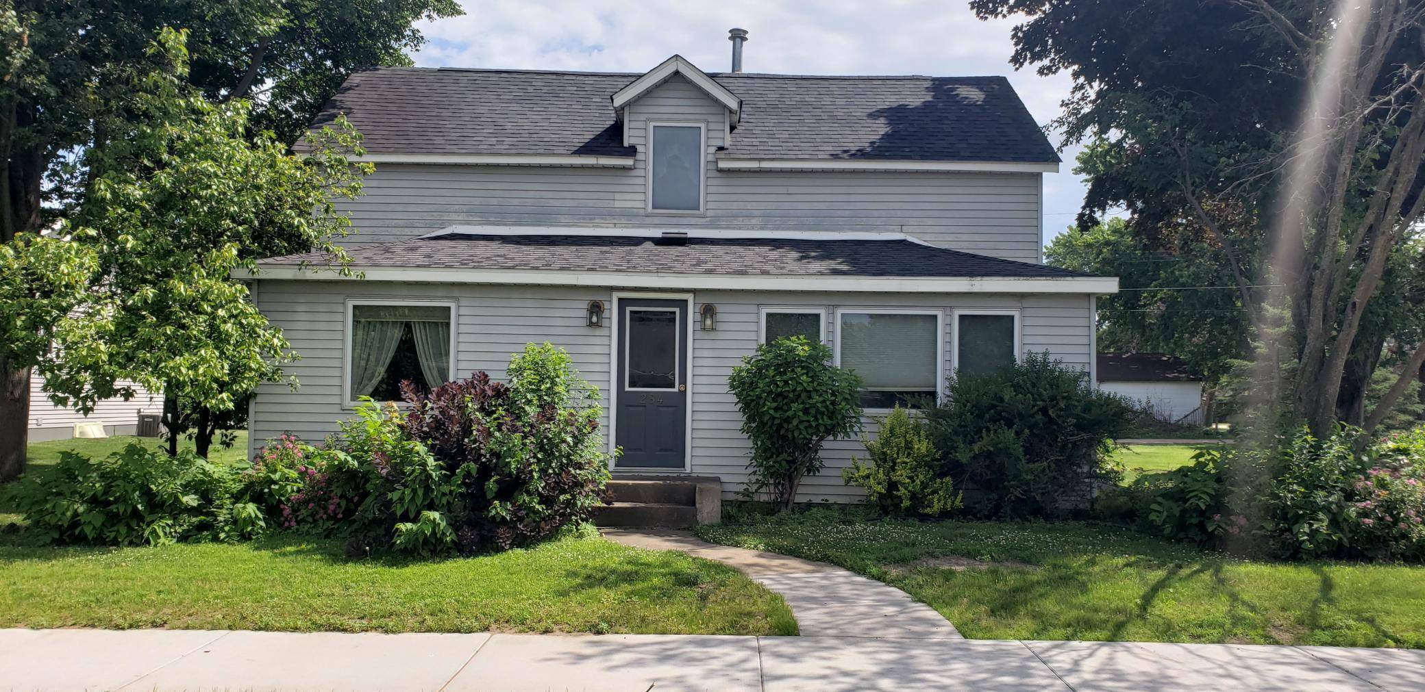 Prescott, WI 54021,284 Elm ST S