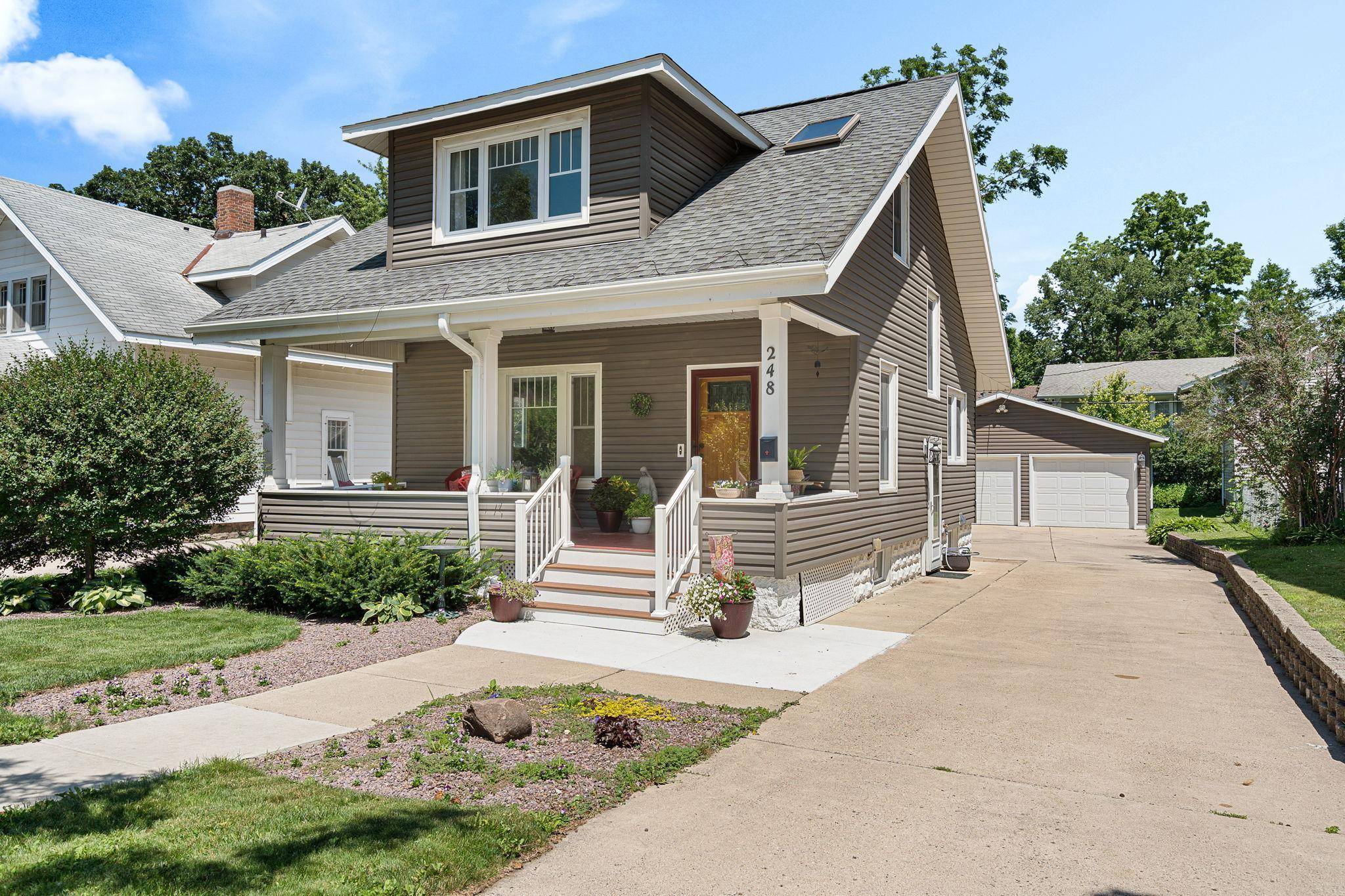 Owatonna, MN 55060,248 E School ST