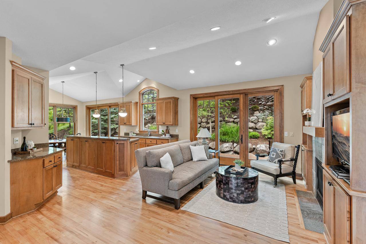 Eden Prairie, MN 55346,13209 Holasek LN