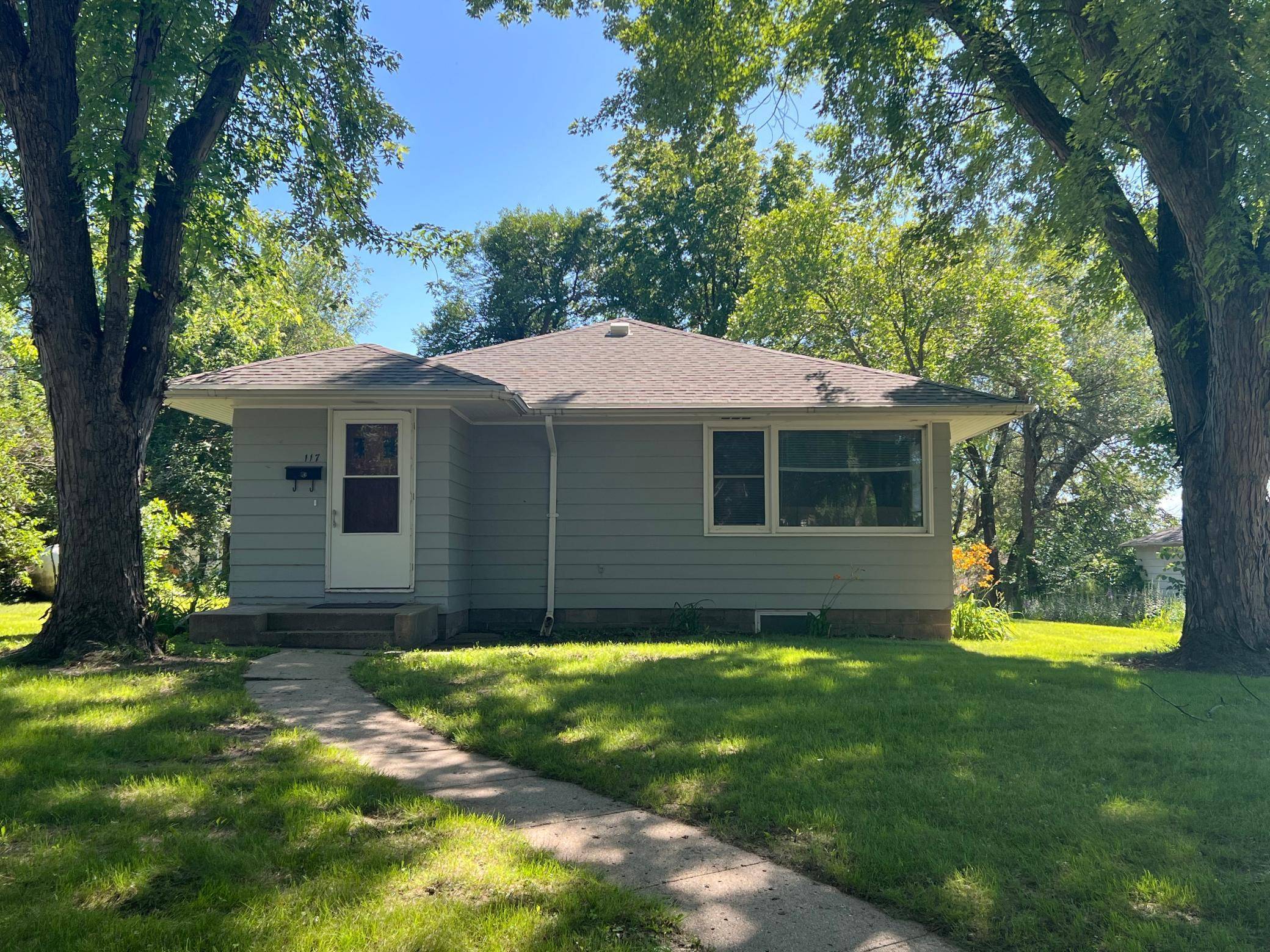 Ortonville, MN 56278,117 4th ST