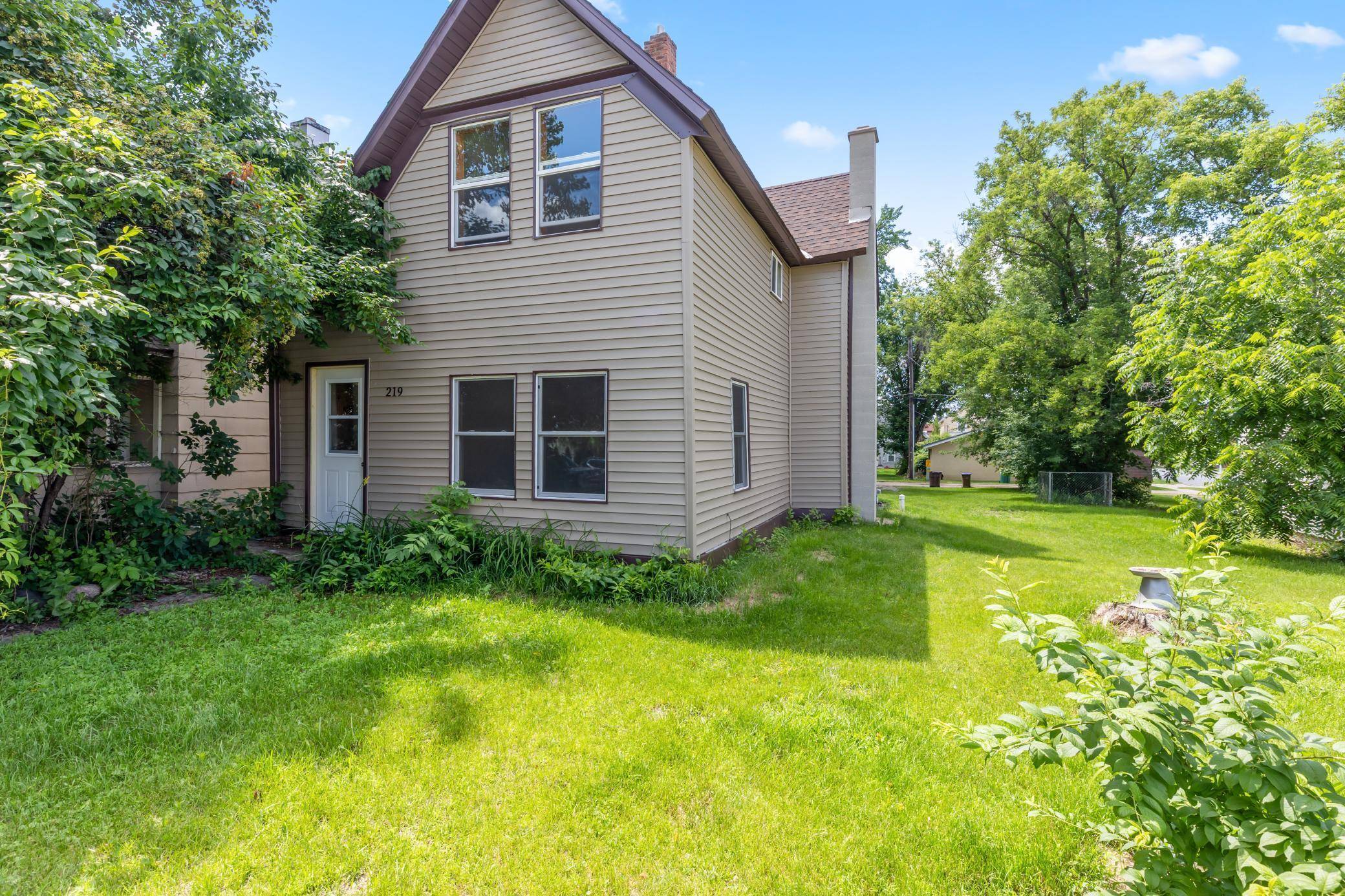 Brainerd, MN 56401,219 N 10th ST