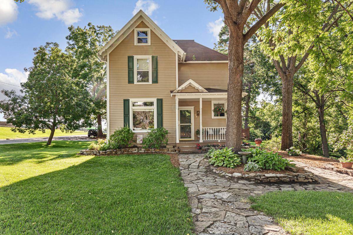 Faribault, MN 55021,128 5th AVE SW