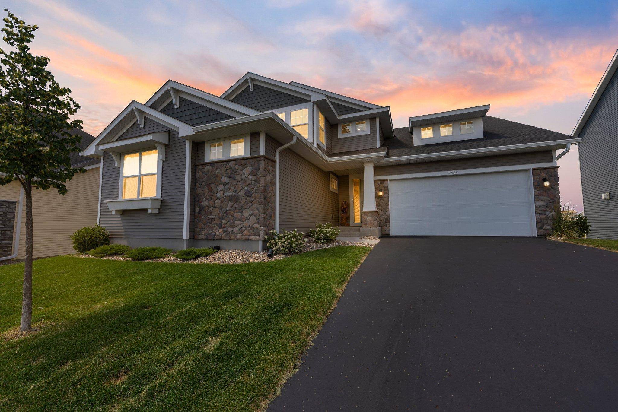 Woodbury, MN 55129,4617 Cobalt LN