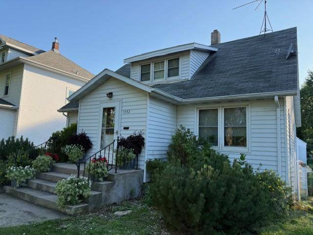 Windom, MN 56101,1332 2nd AVE