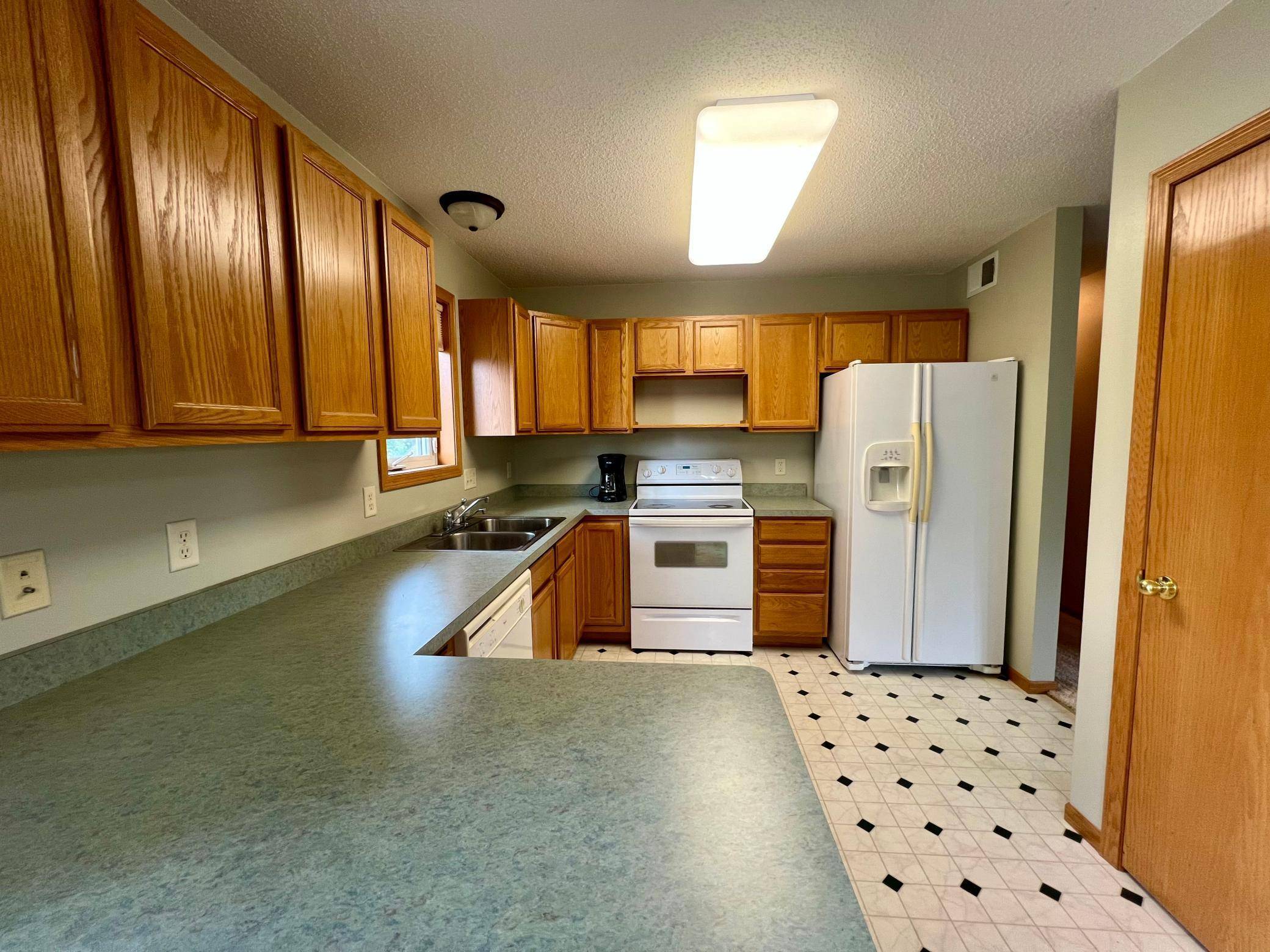 Hutchinson, MN 55350,1879 West Shore DR SW