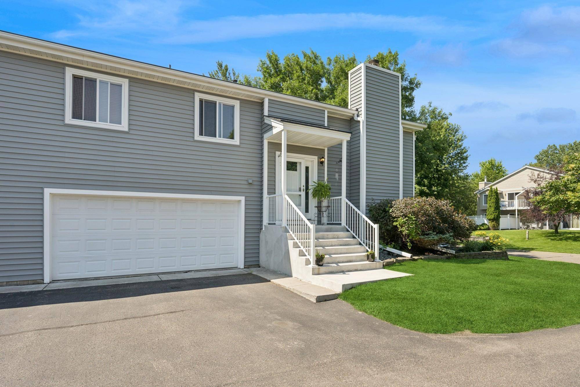 Minnetonka, MN 55343,5627 Pompano DR
