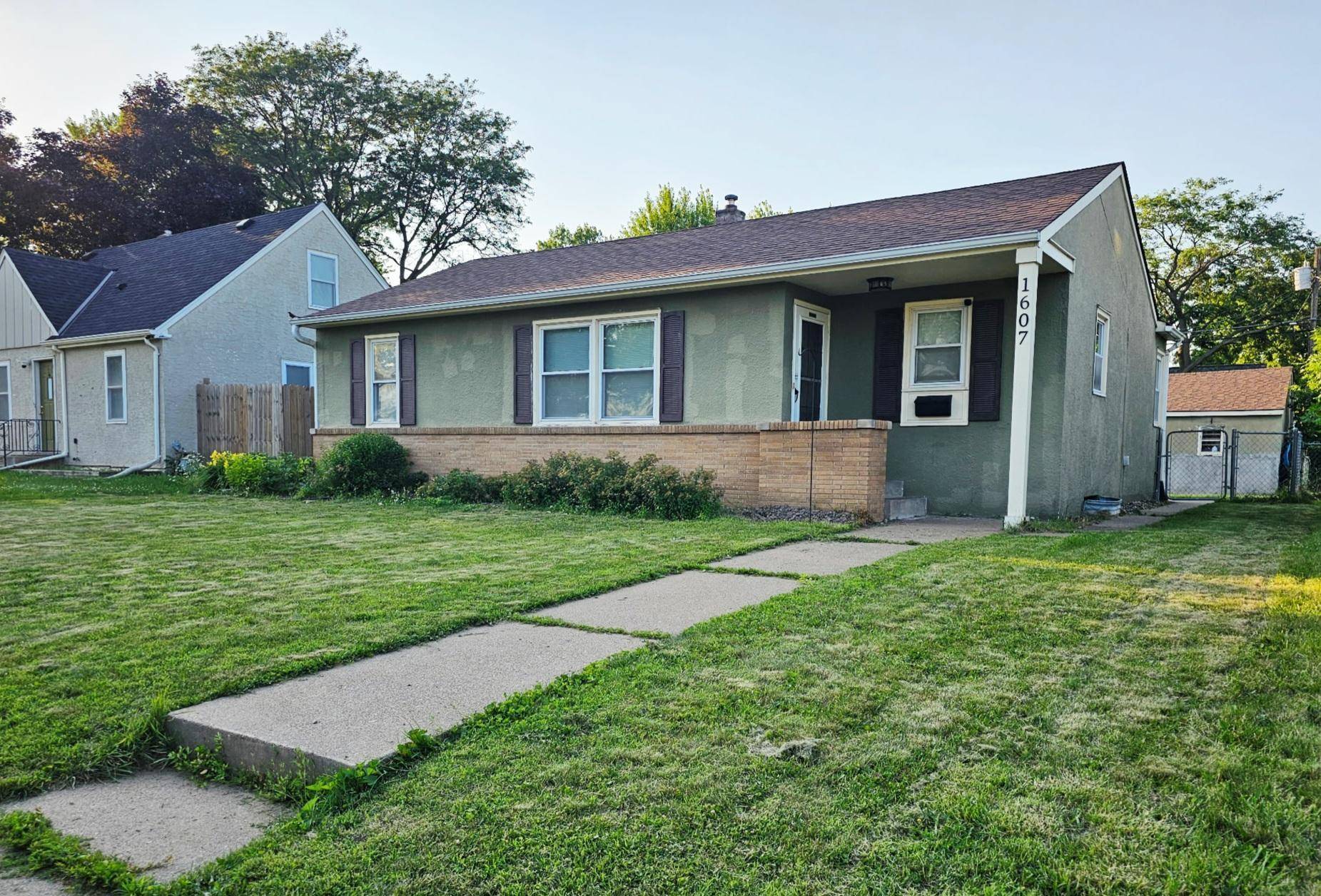 Saint Paul, MN 55106,1607 Hoyt AVE E