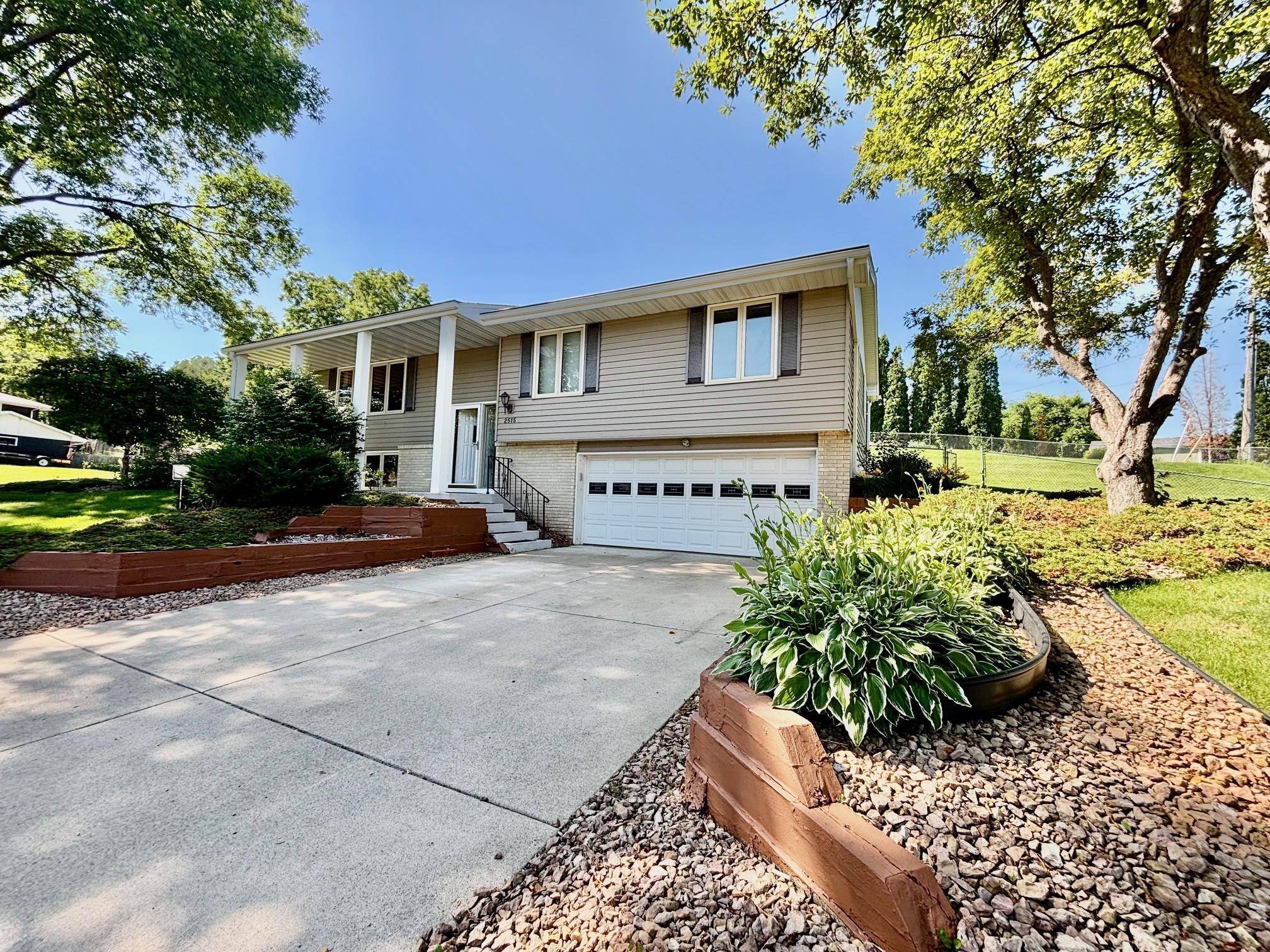 Burnsville, MN 55337,2515 River Hills DR