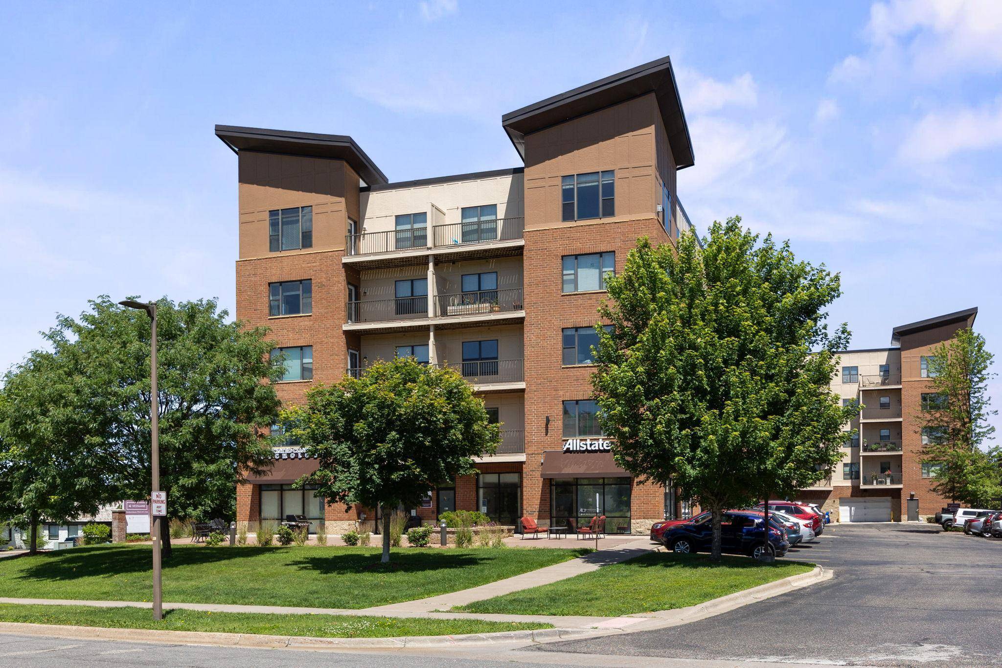 Saint Louis Park, MN 55426,1155 Ford RD #513