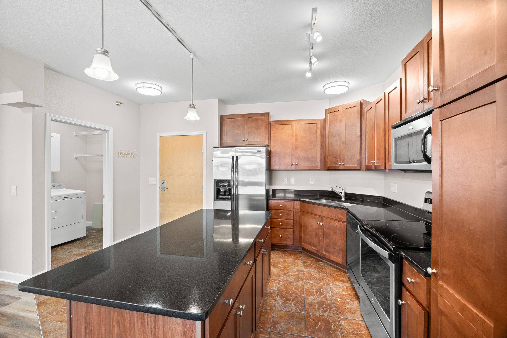 Saint Louis Park, MN 55426,1155 Ford RD #513