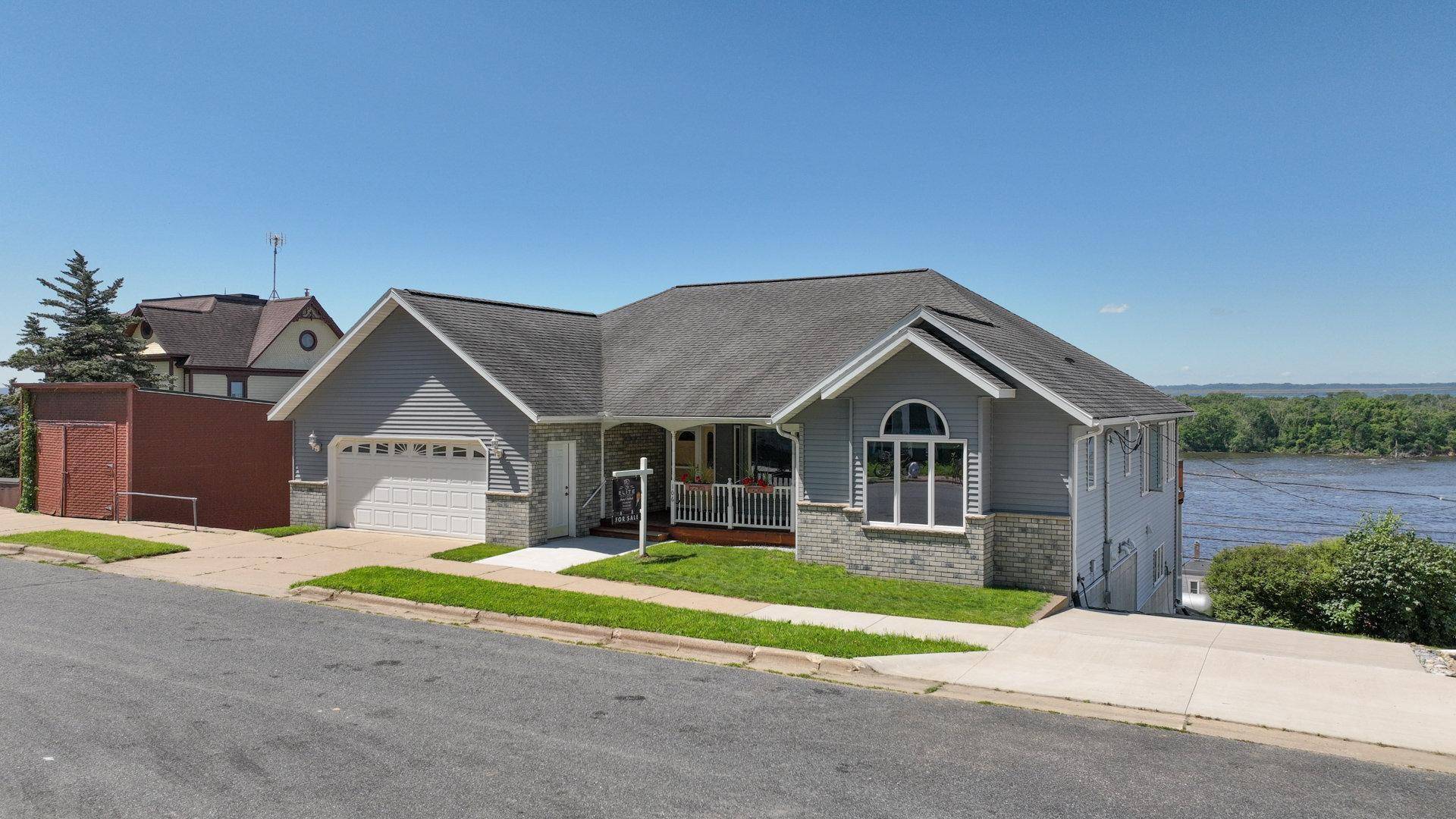 Alma, WI 54610,106 S 2nd ST