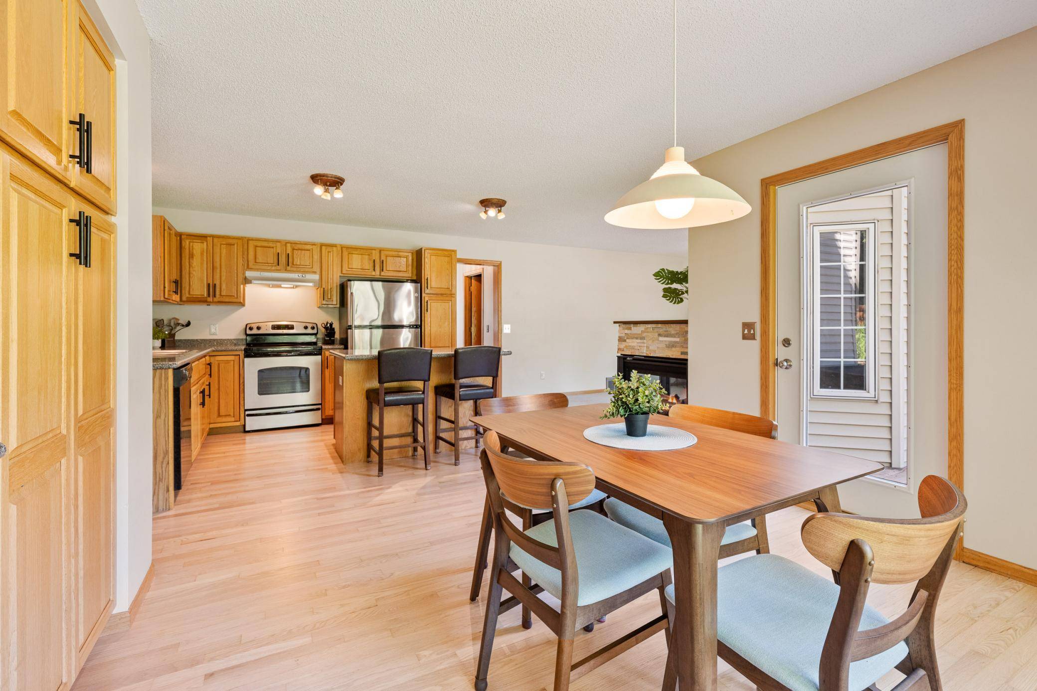 Woodbury, MN 55125,2384 Boulder Ridge LN
