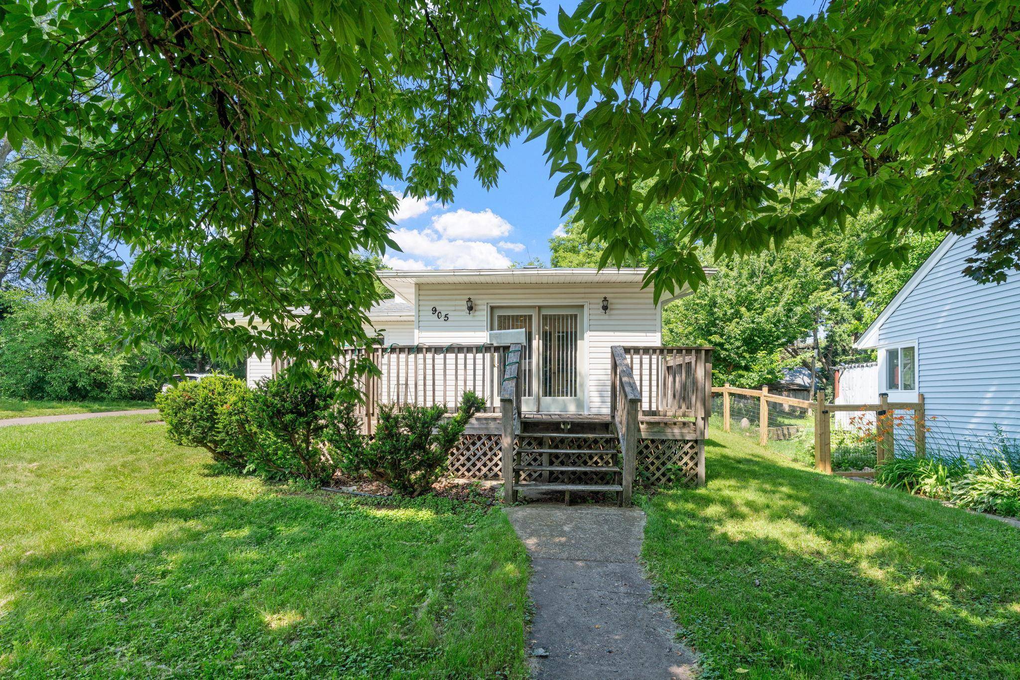 West Saint Paul, MN 55118,905 Bellows ST