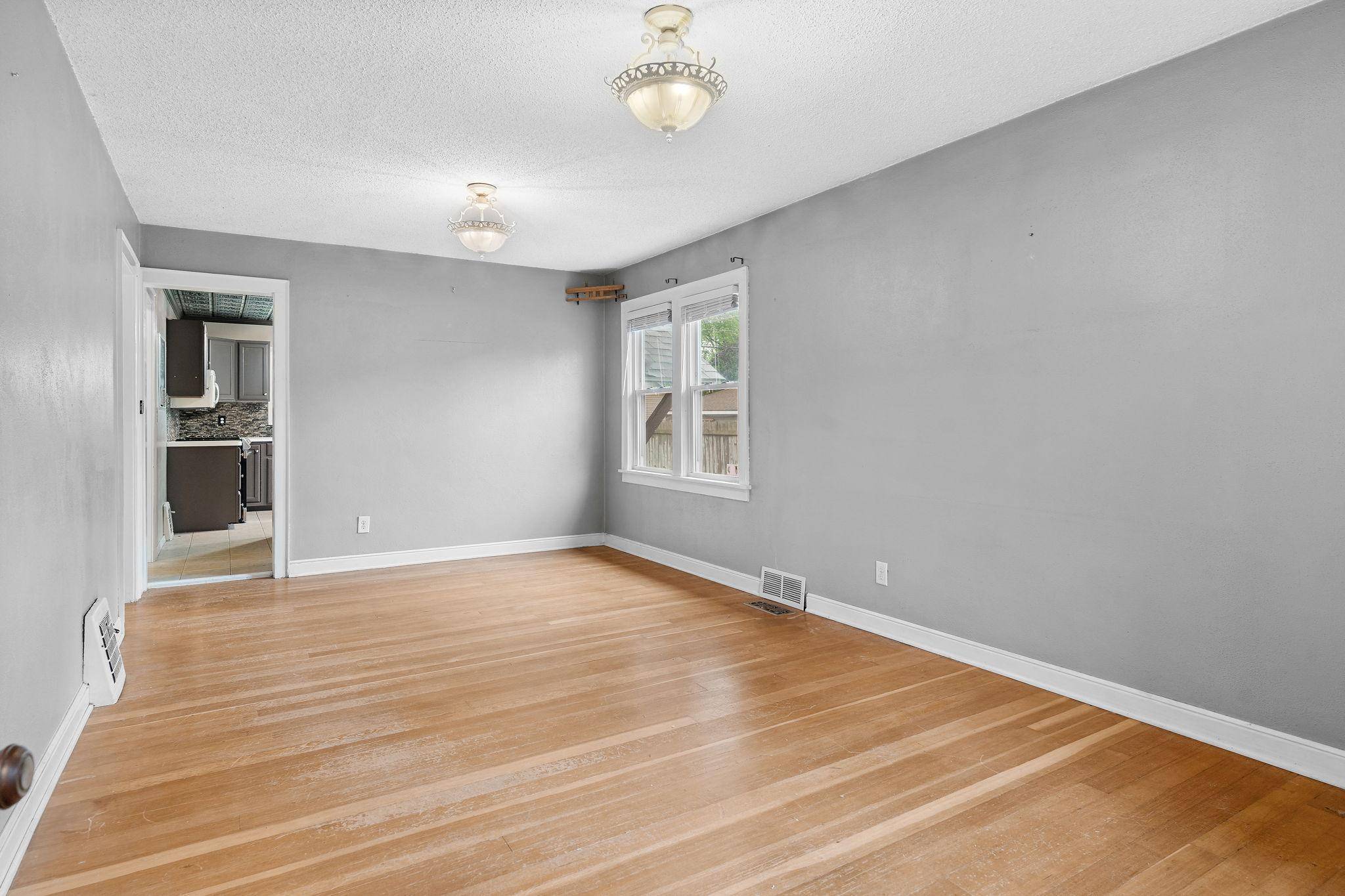 Saint Paul, MN 55117,1502 Maywood ST