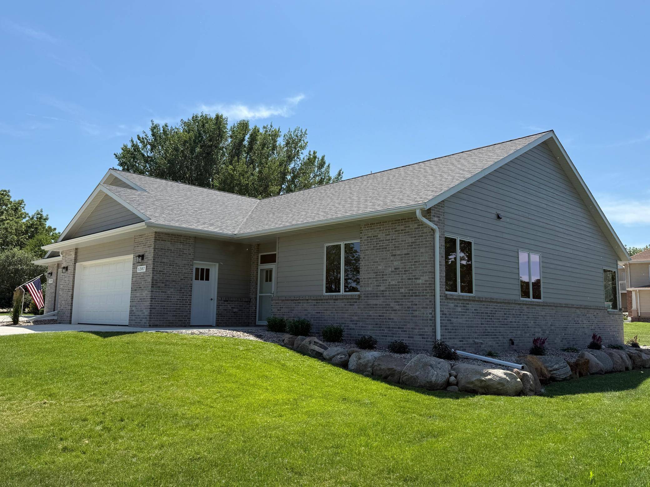 Worthington, MN 56187,1207 S Shore DR