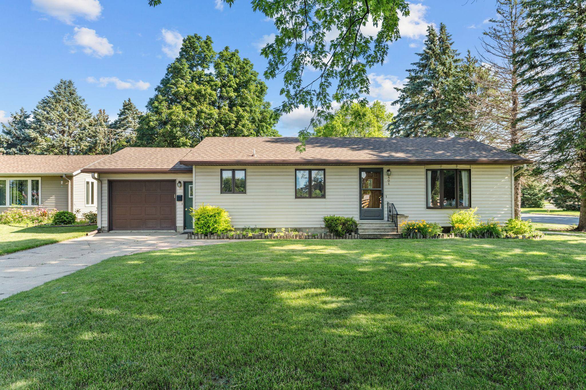 Arlington, MN 55307,401 W Douglas ST