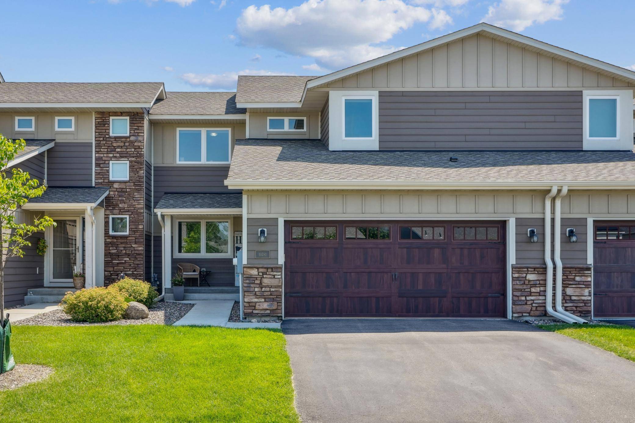 Woodbury, MN 55129,10781 Retreat LN