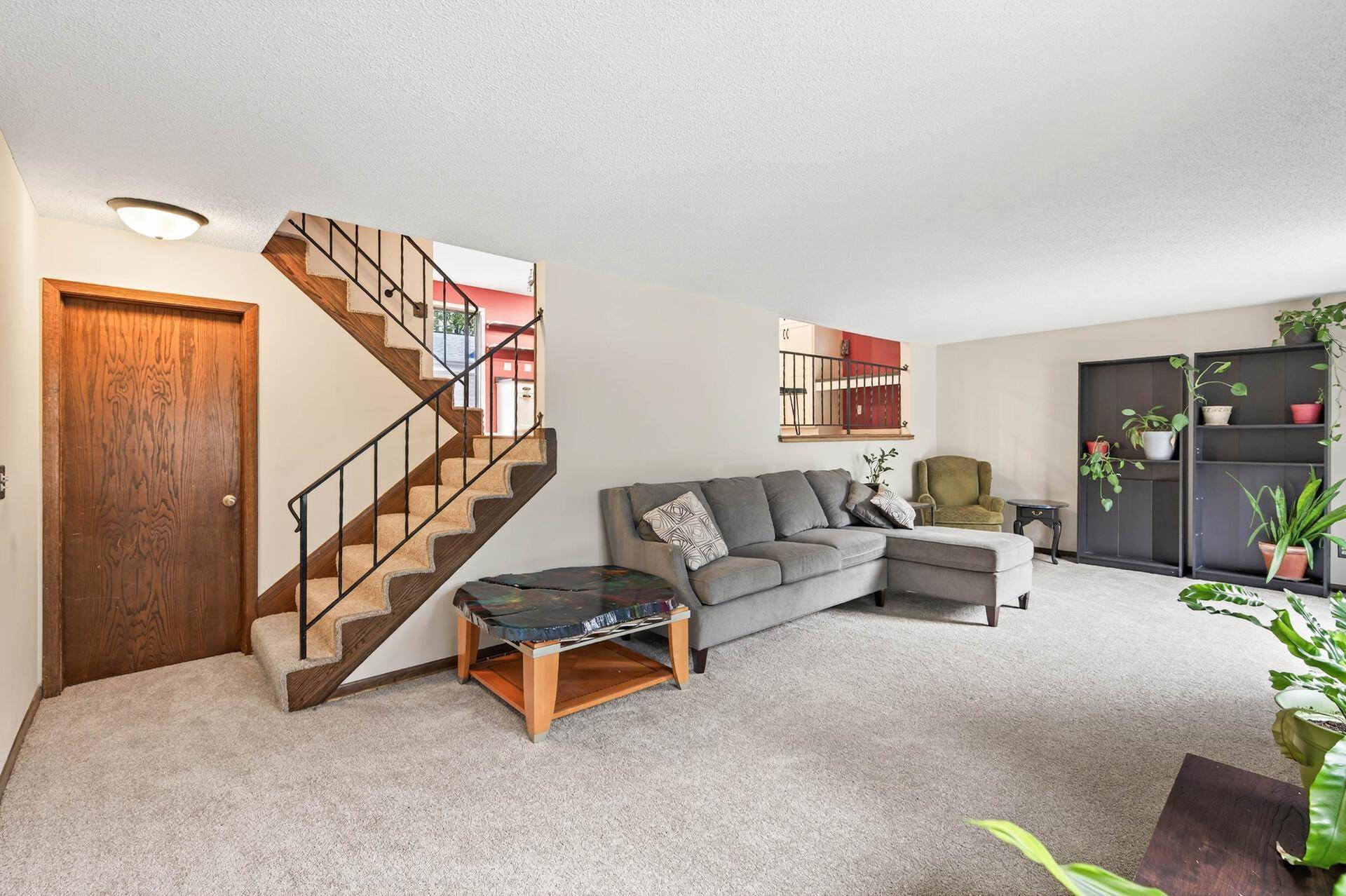 Roseville, MN 55113,2720 Mackubin ST