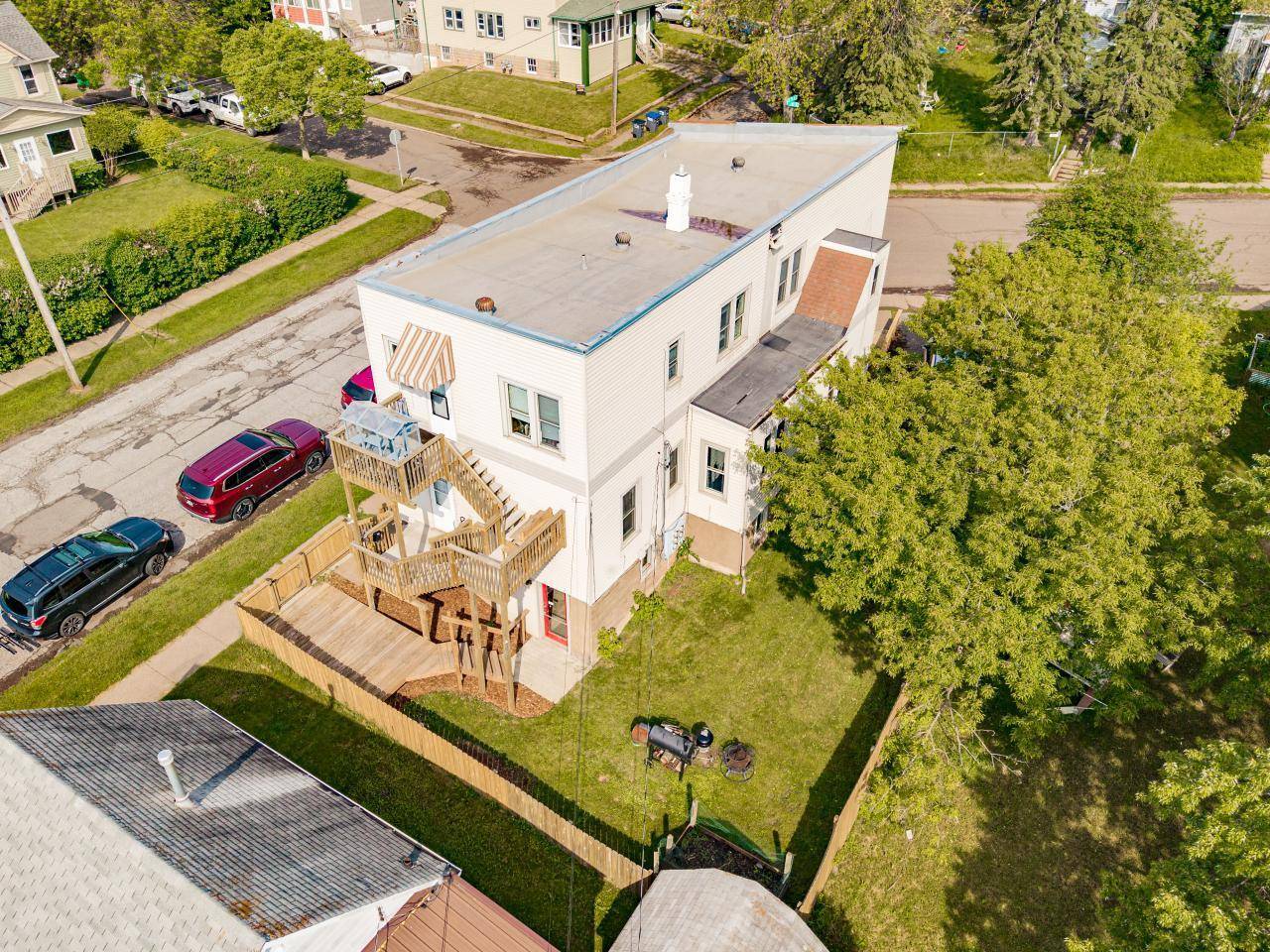 Duluth, MN 55805,702 E 11th ST