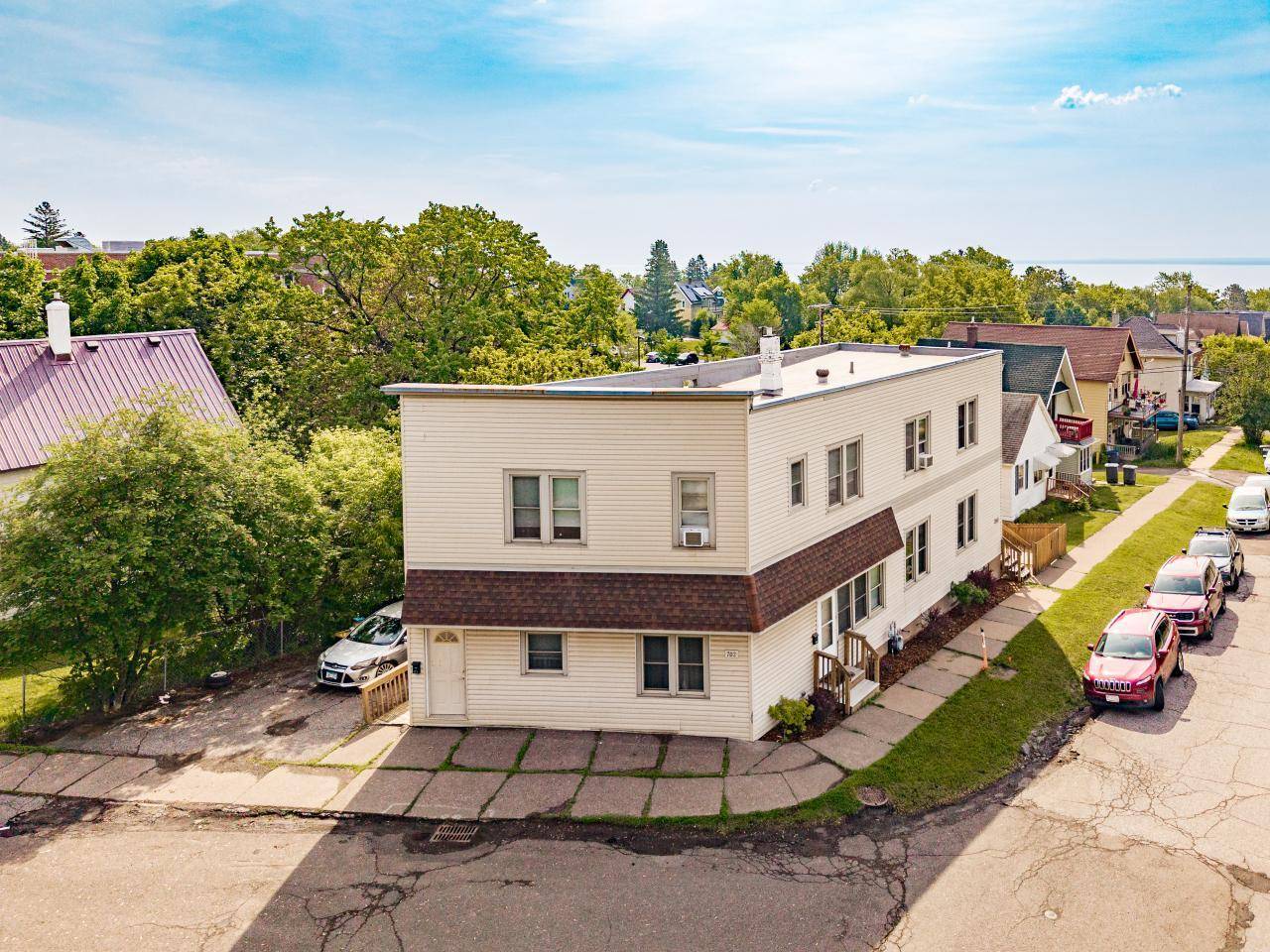 Duluth, MN 55805,702 E 11th ST