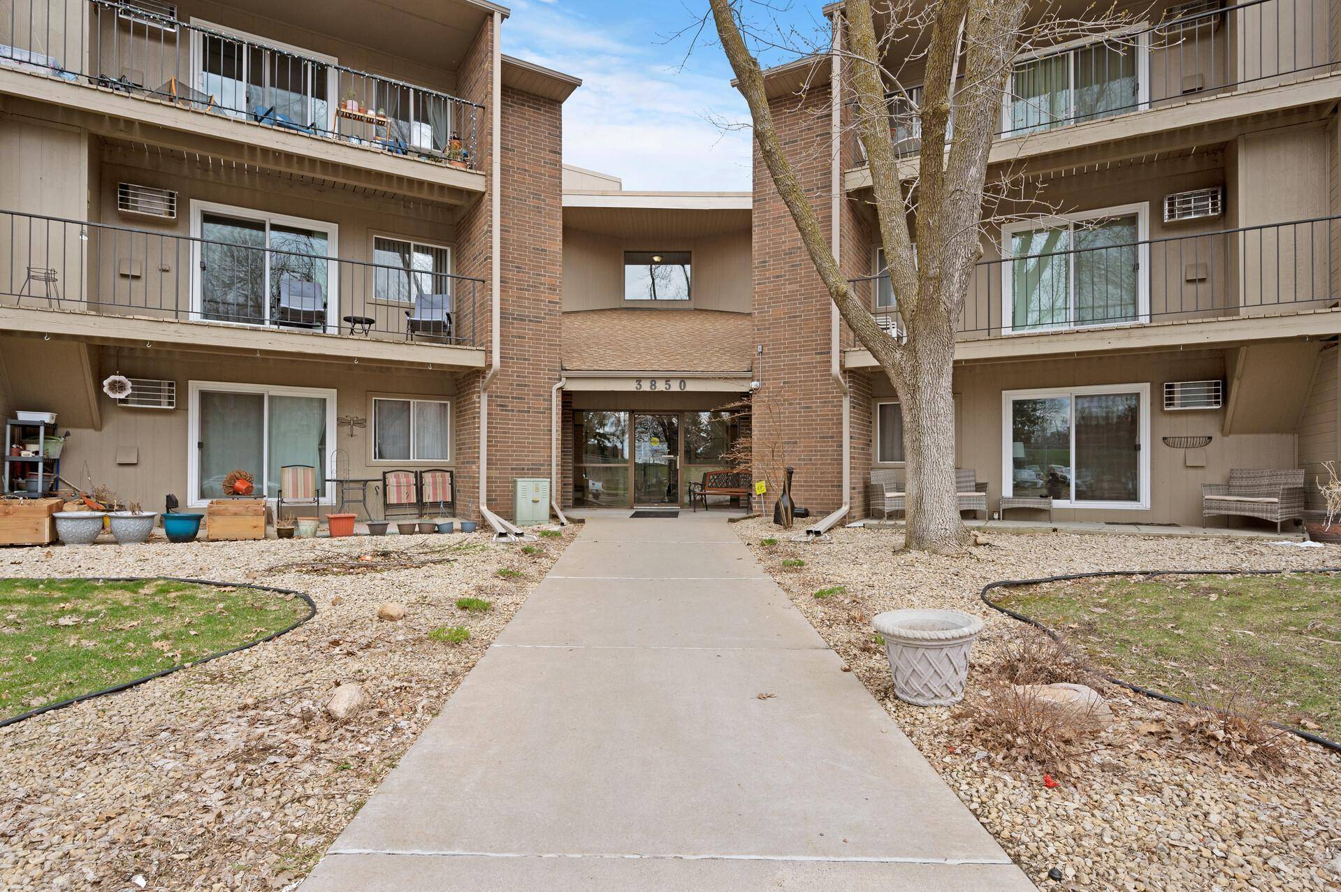 Plymouth, MN 55446,3850 Plymouth BLVD #204
