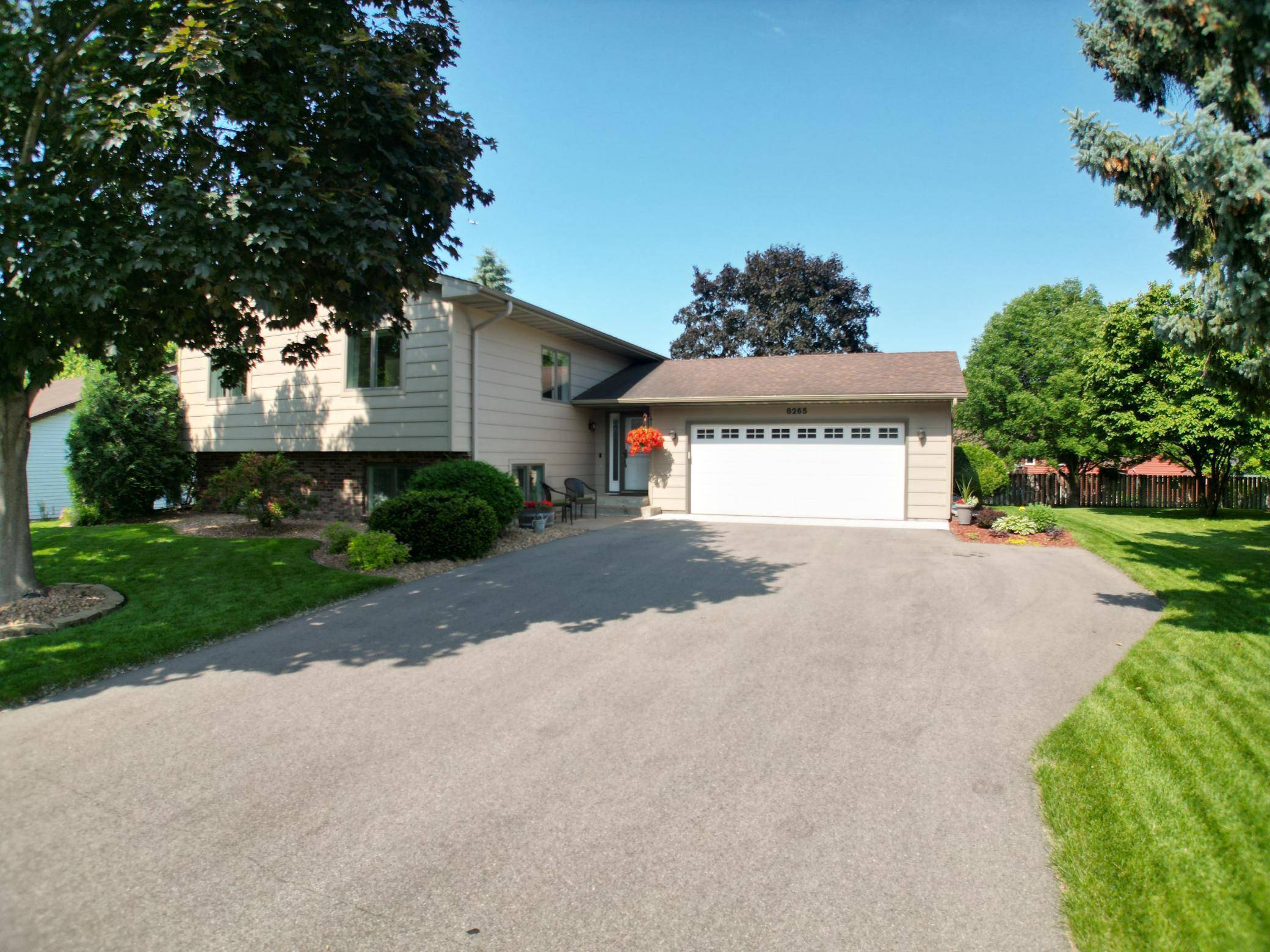 Inver Grove Heights, MN 55076,8265 Cooper WAY