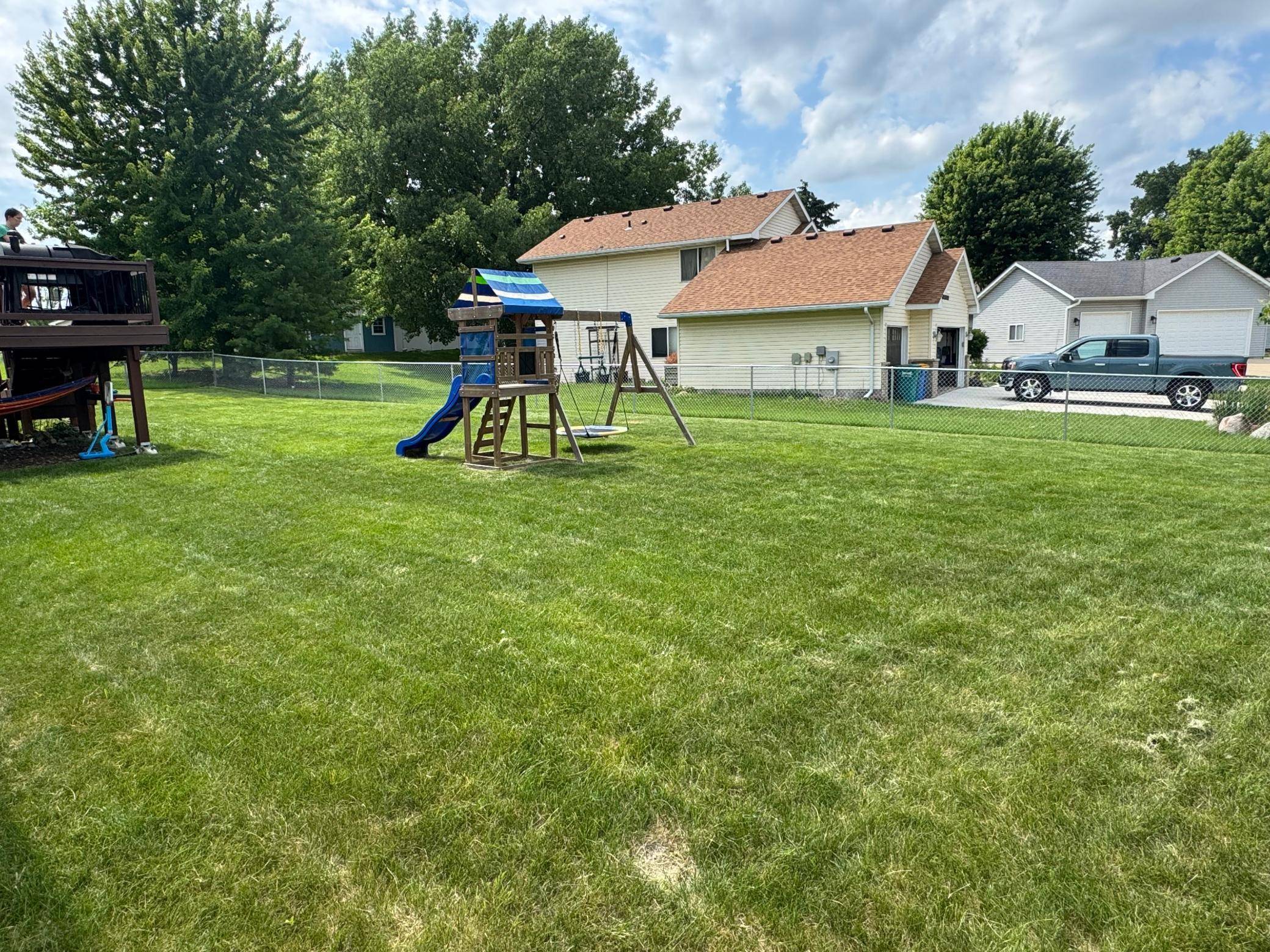 Owatonna, MN 55060,1070 20th ST NE