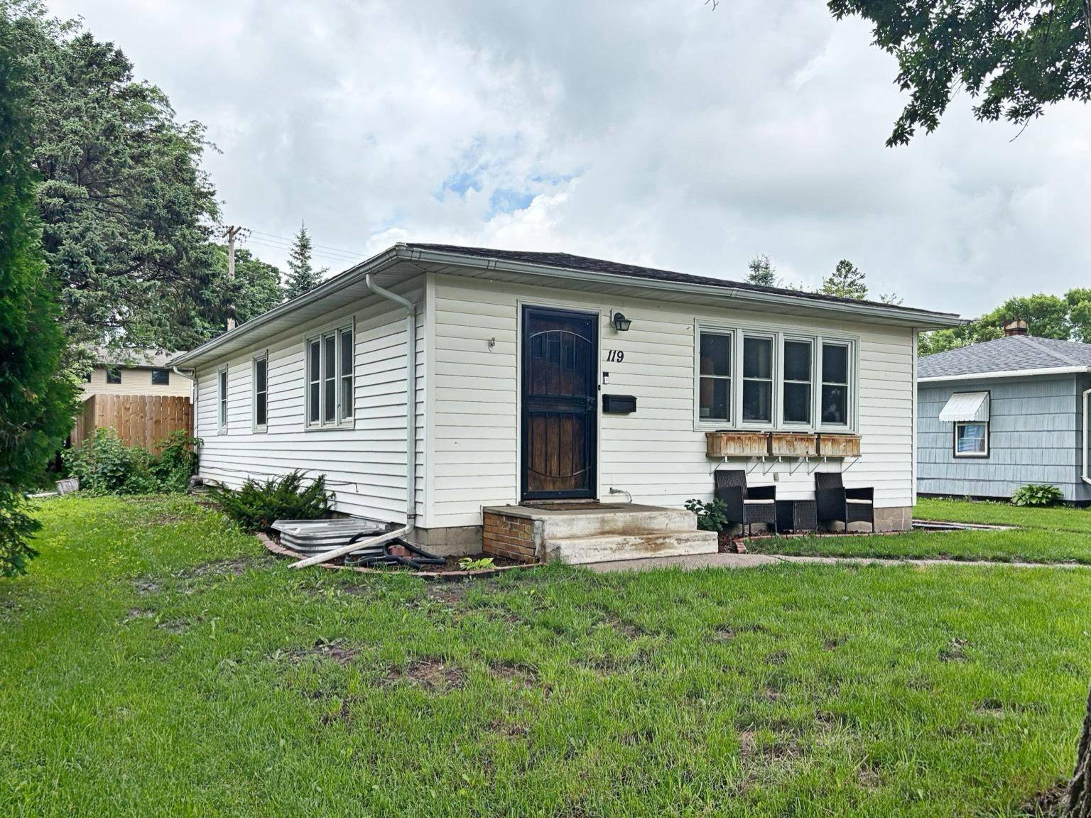 Redwood Falls, MN 56283,119 W Flynn ST