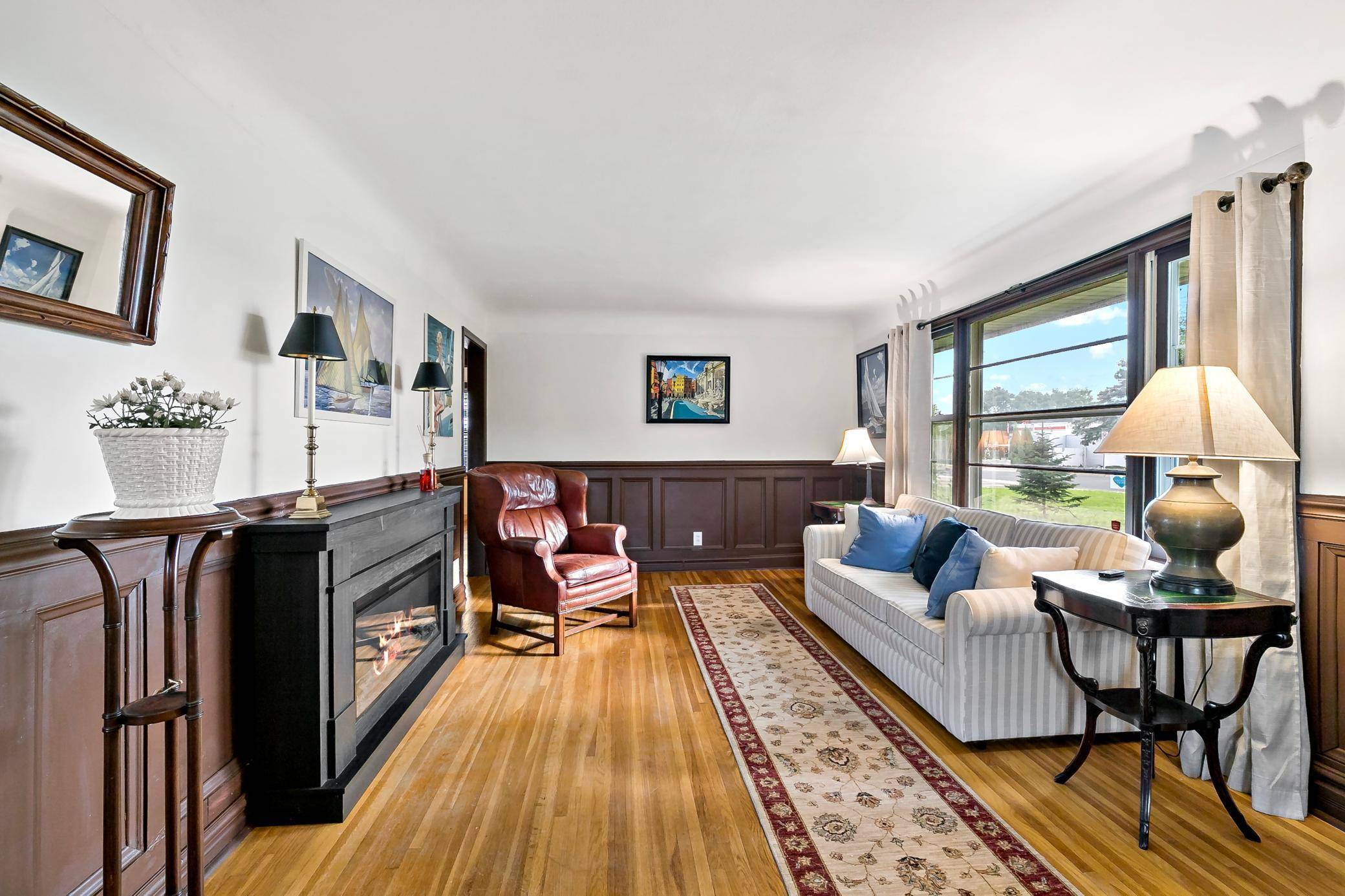 Edina, MN 55424,6101 Wooddale AVE