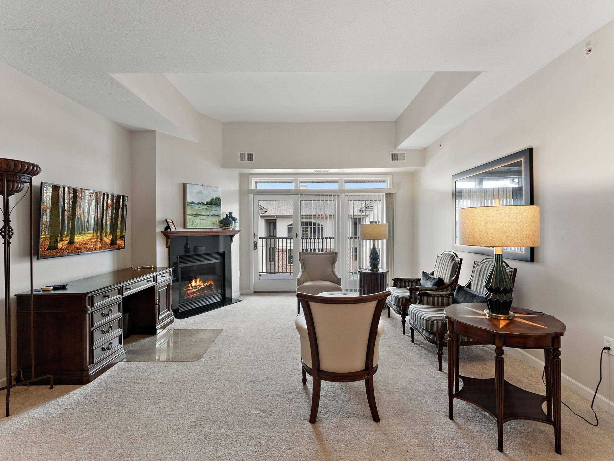 Edina, MN 55436,5250 Grandview SQ #2406