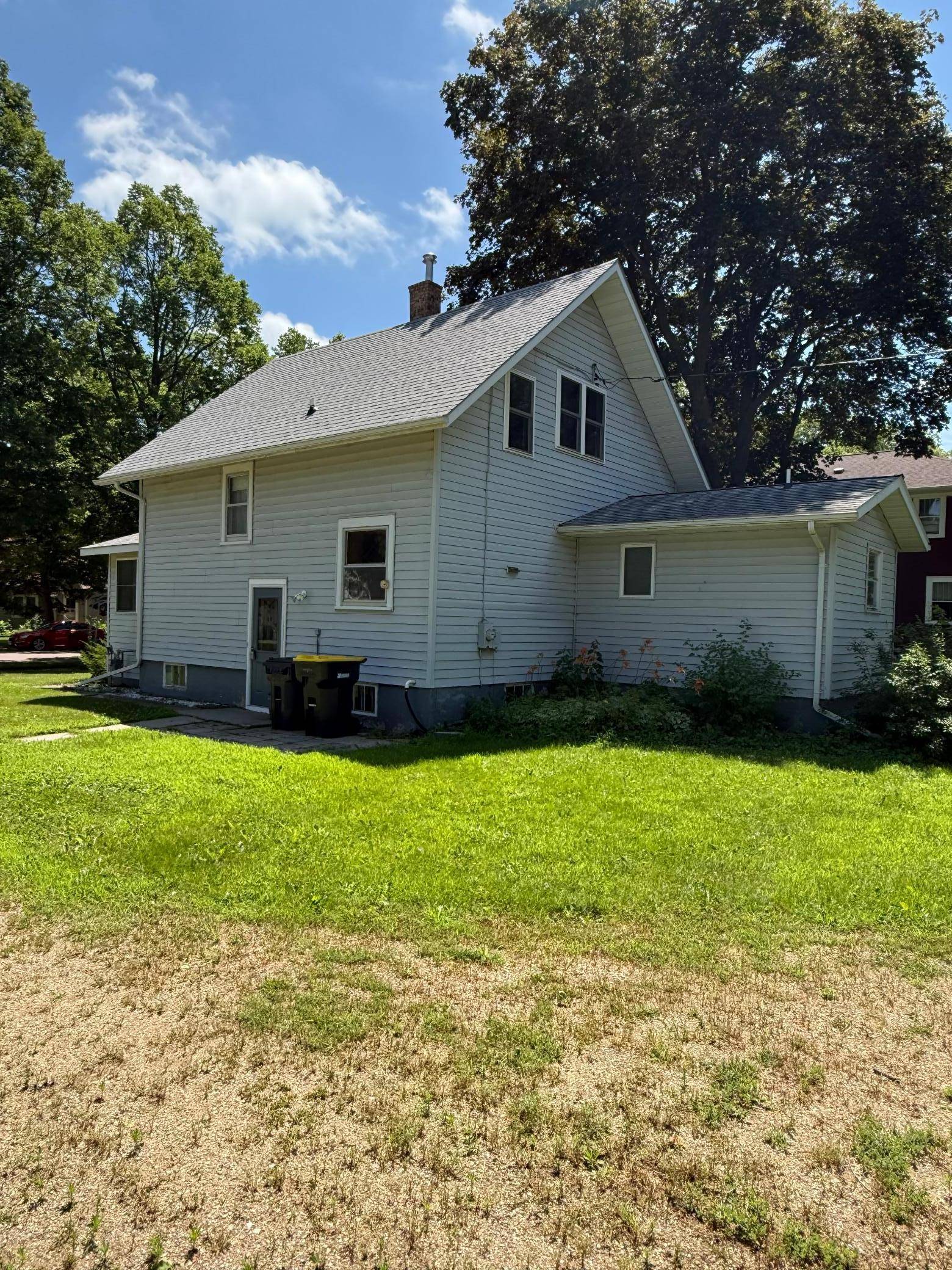 Walnut Grove, MN 56180,631 7th ST