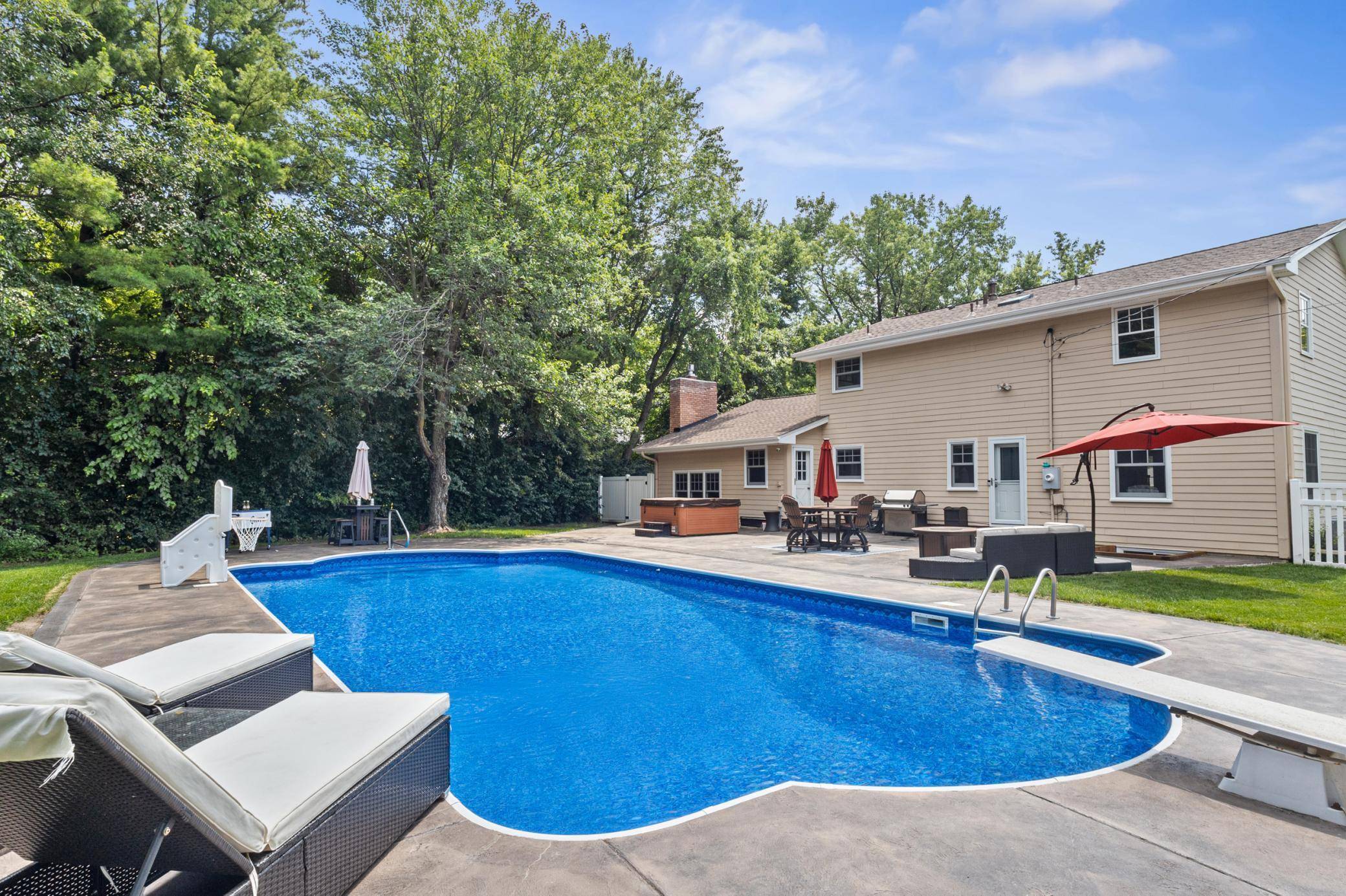 Golden Valley, MN 55426,6530 Cortlawn CIR N