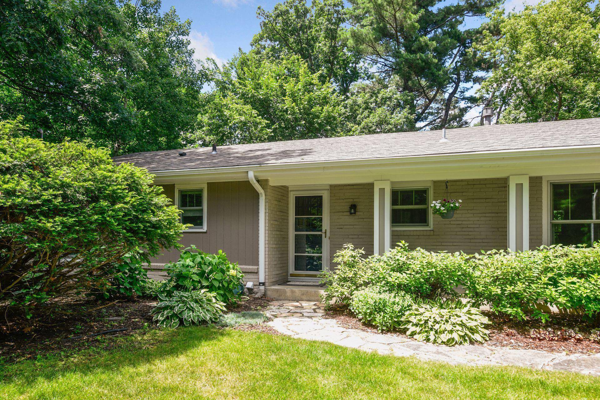Minnetonka, MN 55305,3918 Willmatt HL