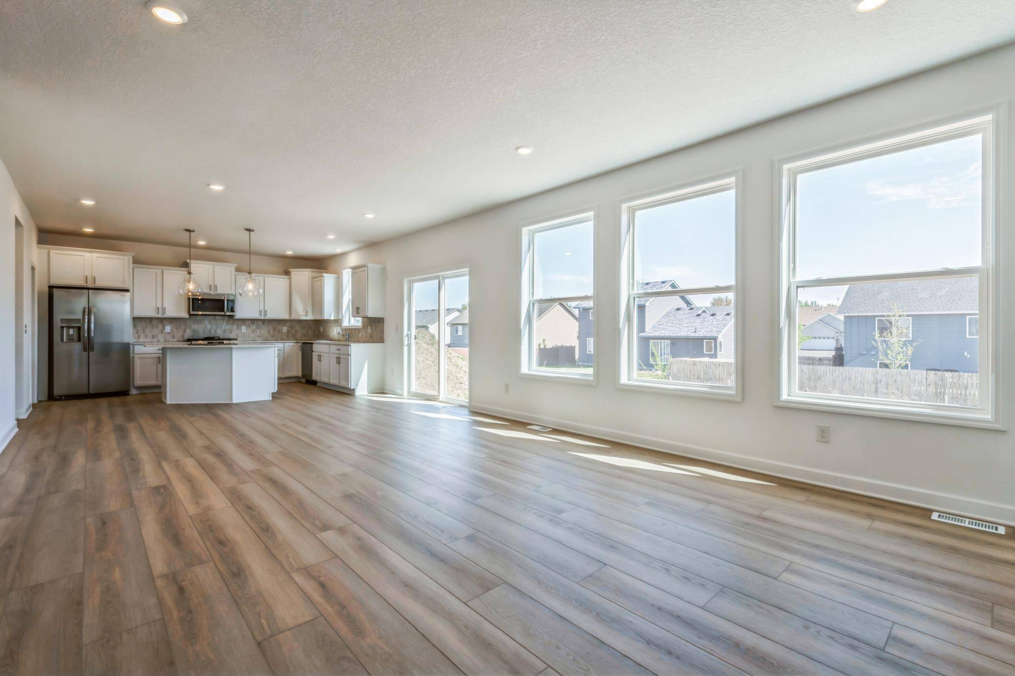 Shakopee, MN 55379,2550 Downing AVE