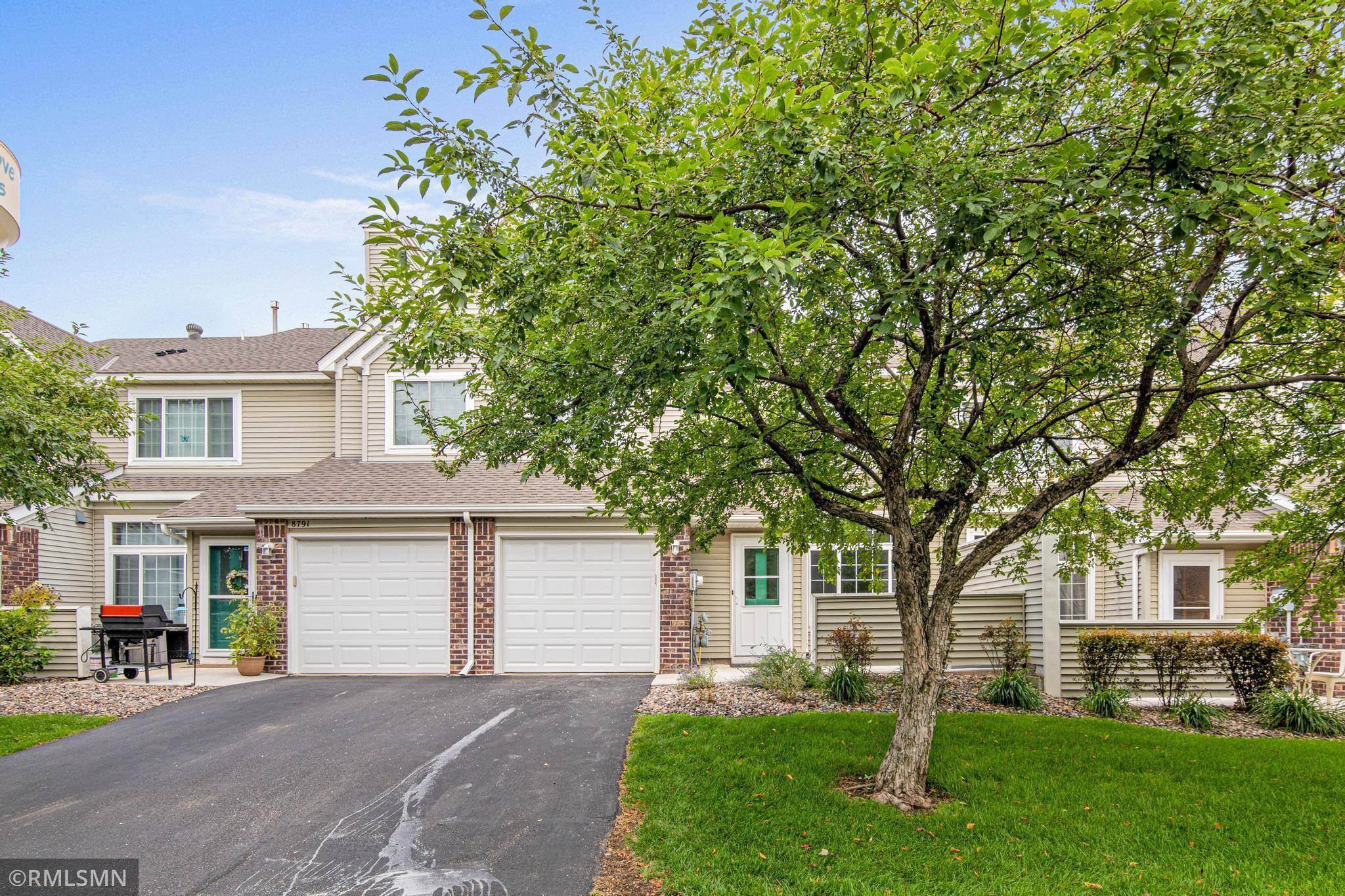 Inver Grove Heights, MN 55076,8789 Branson DR