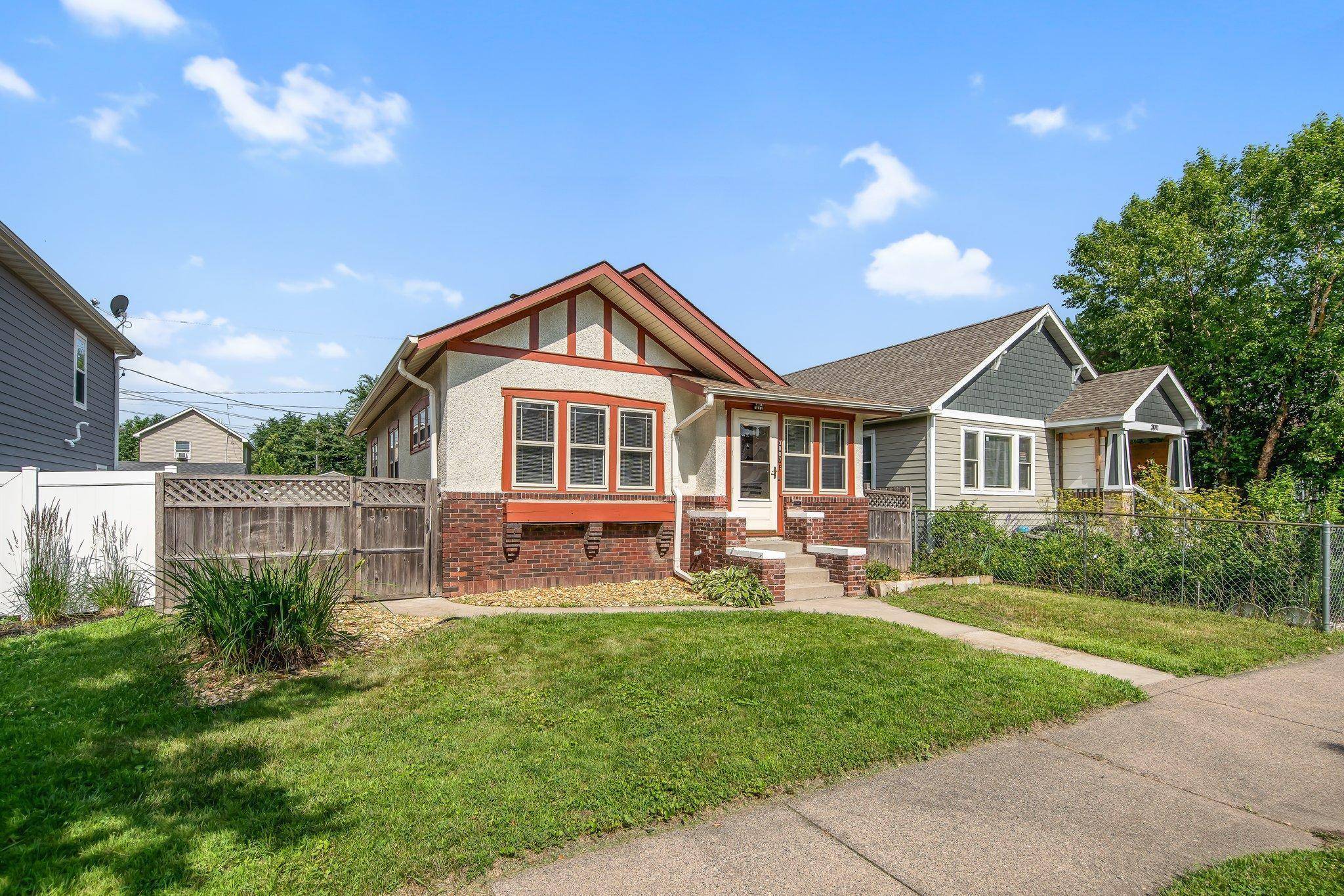 Minneapolis, MN 55411,3007 Knox AVE N